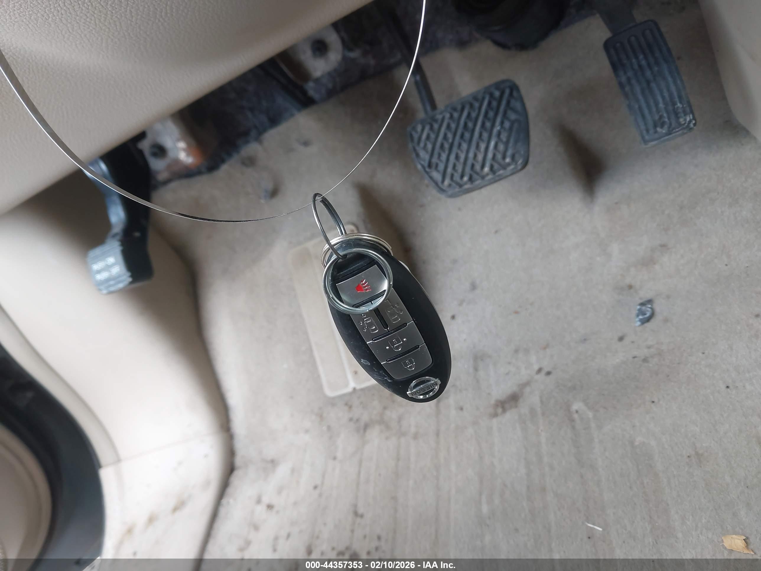 NISSAN QUEST image 11