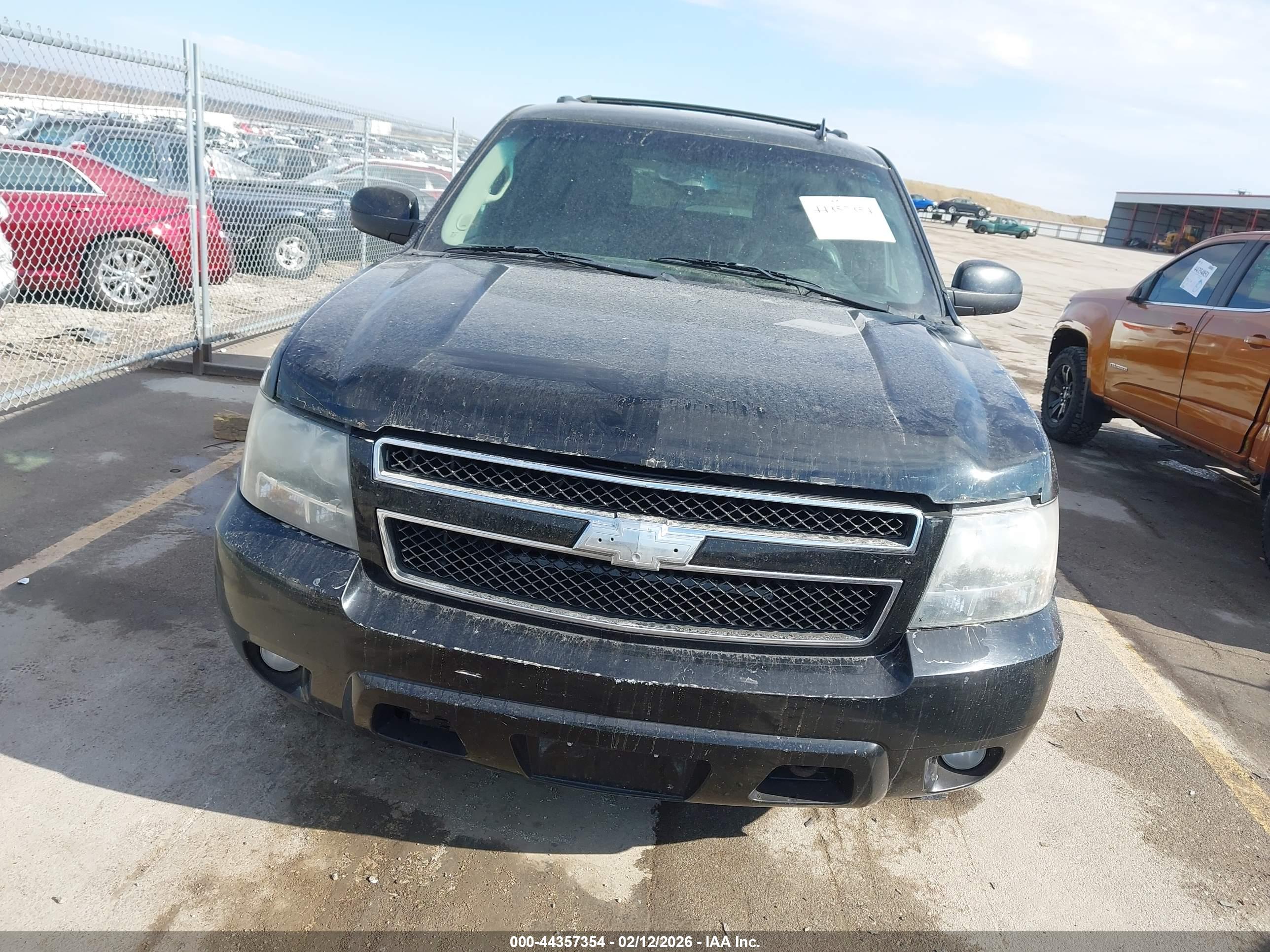 CHEVROLET TAHOE image 6