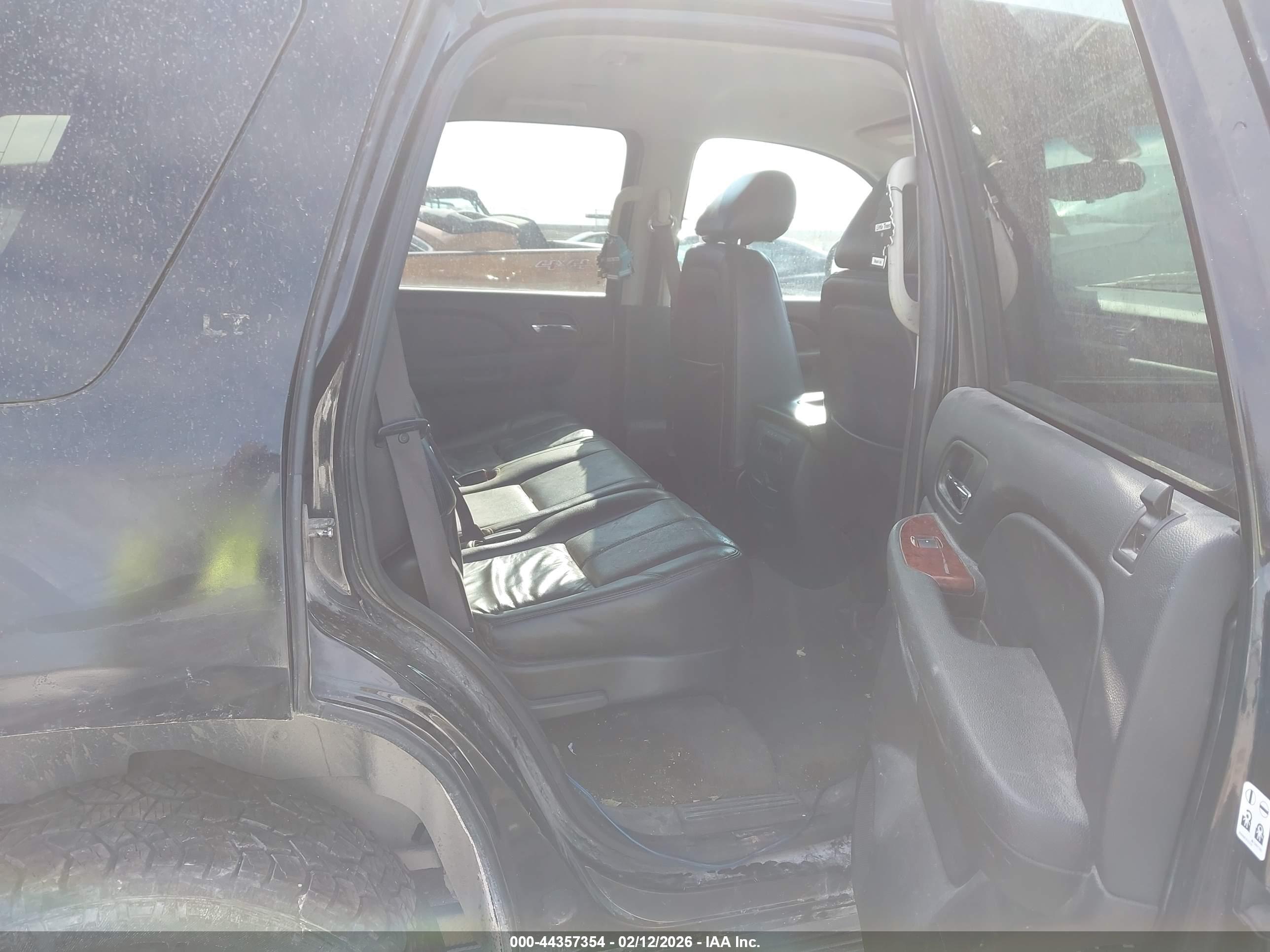 CHEVROLET TAHOE image 8