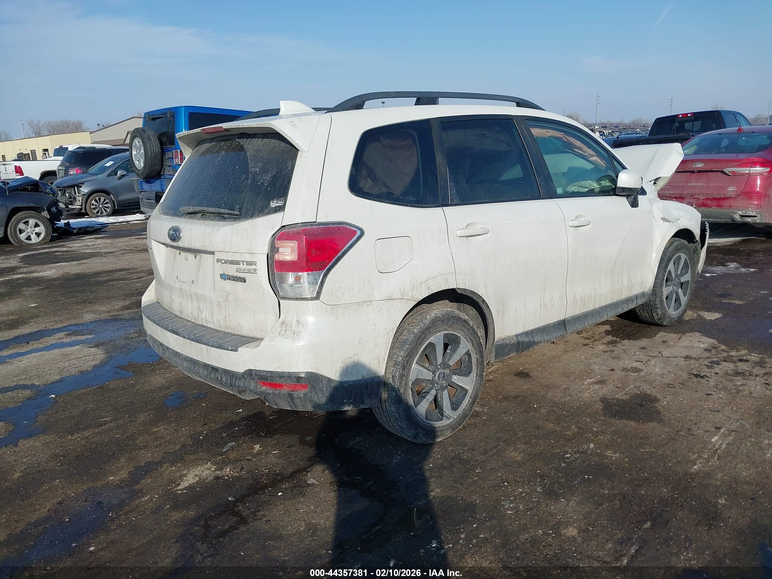 SUBARU FORESTER image 4