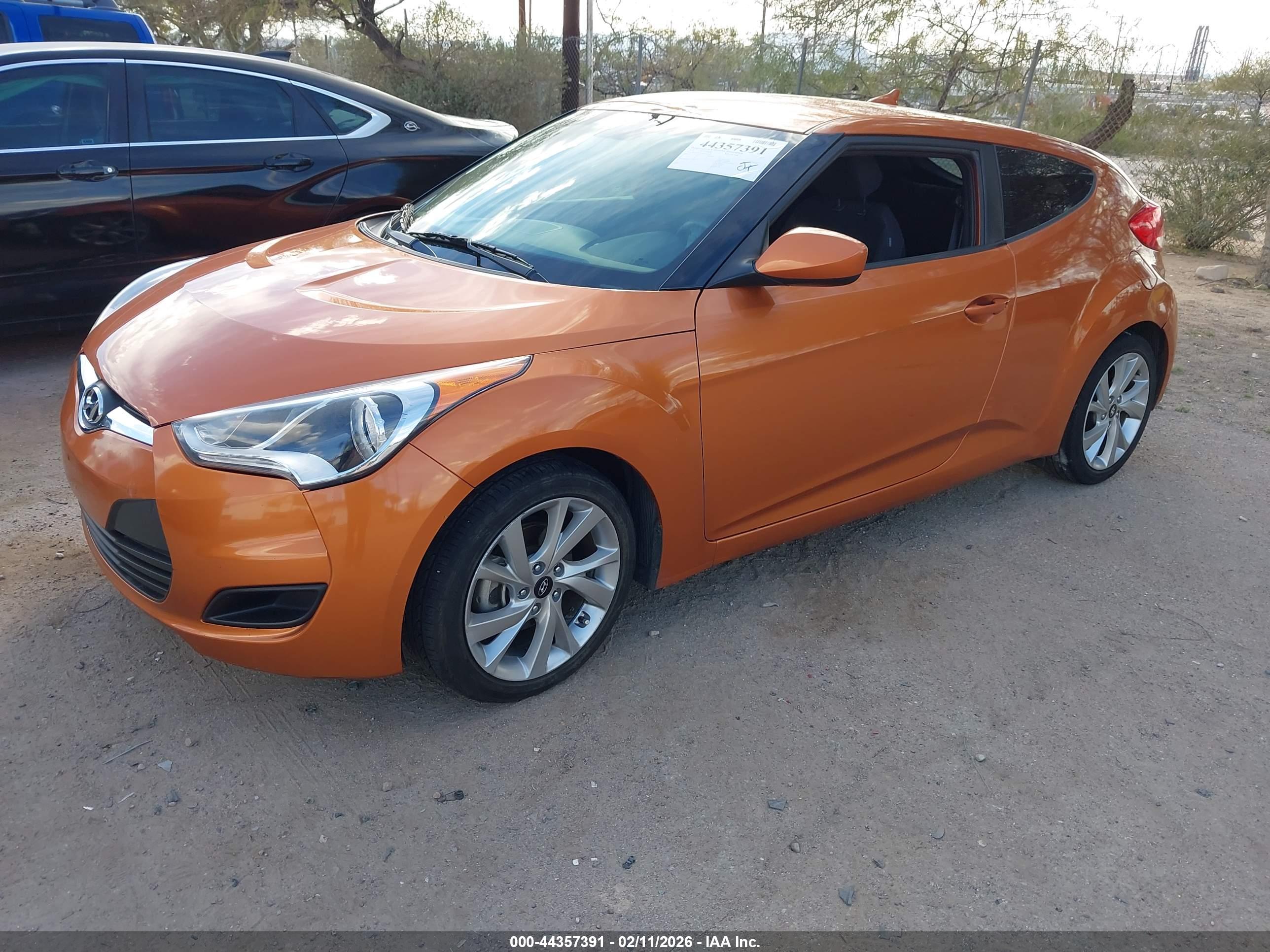 HYUNDAI VELOSTER image 2