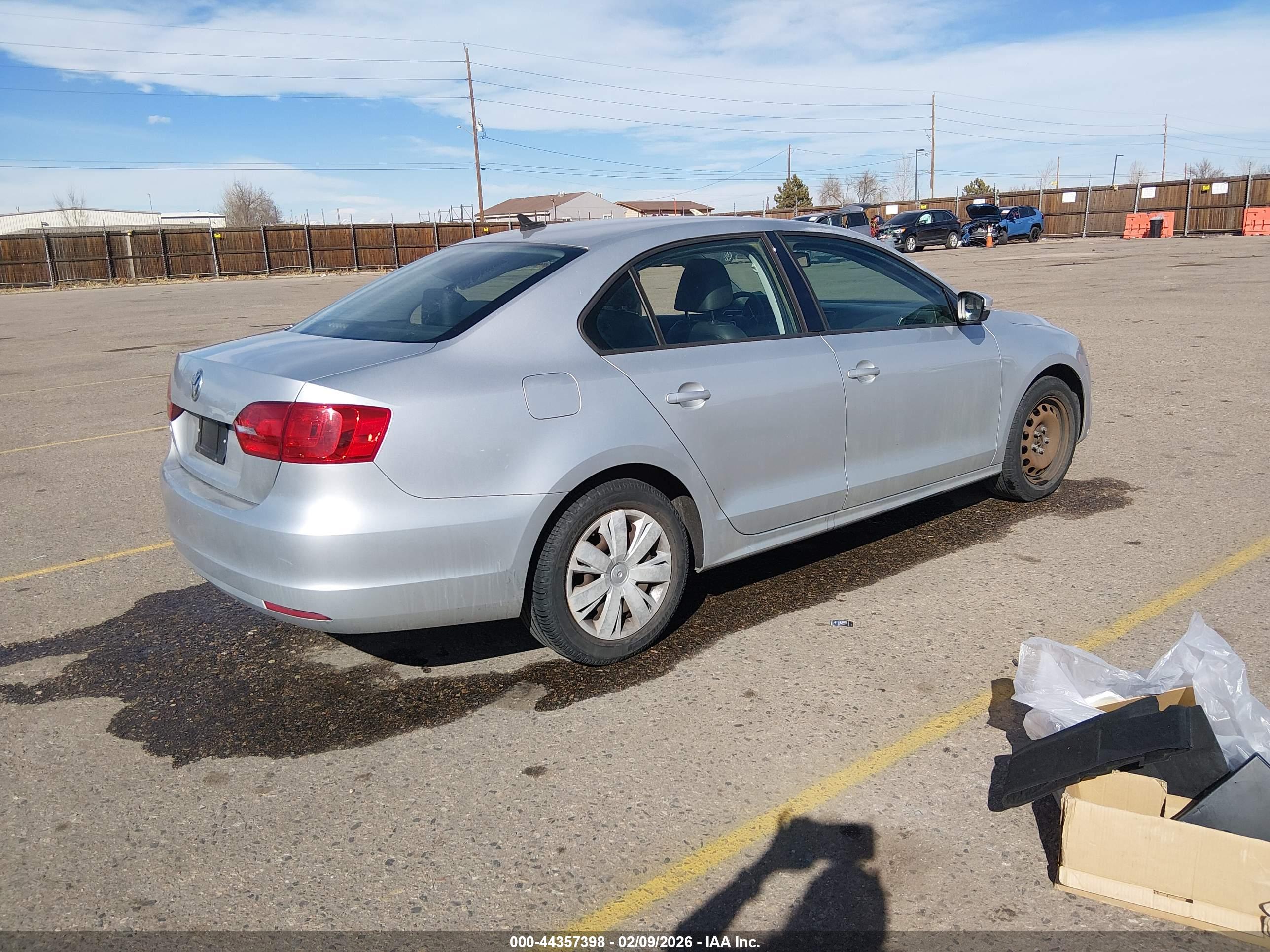VOLKSWAGEN JETTA image 4