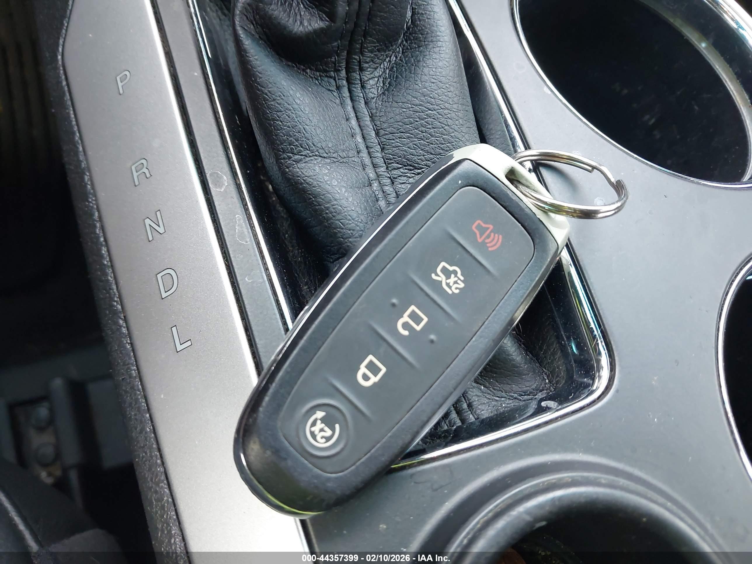 FORD EXPLORER image 11