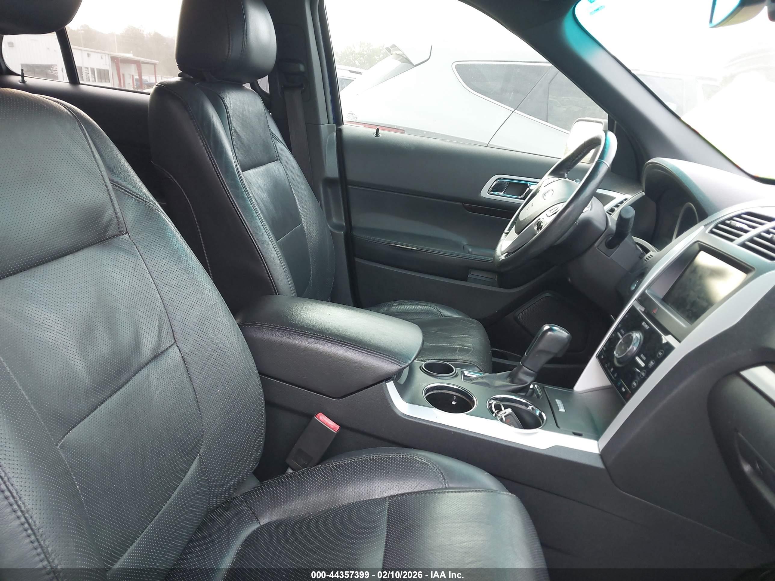 FORD EXPLORER image 5