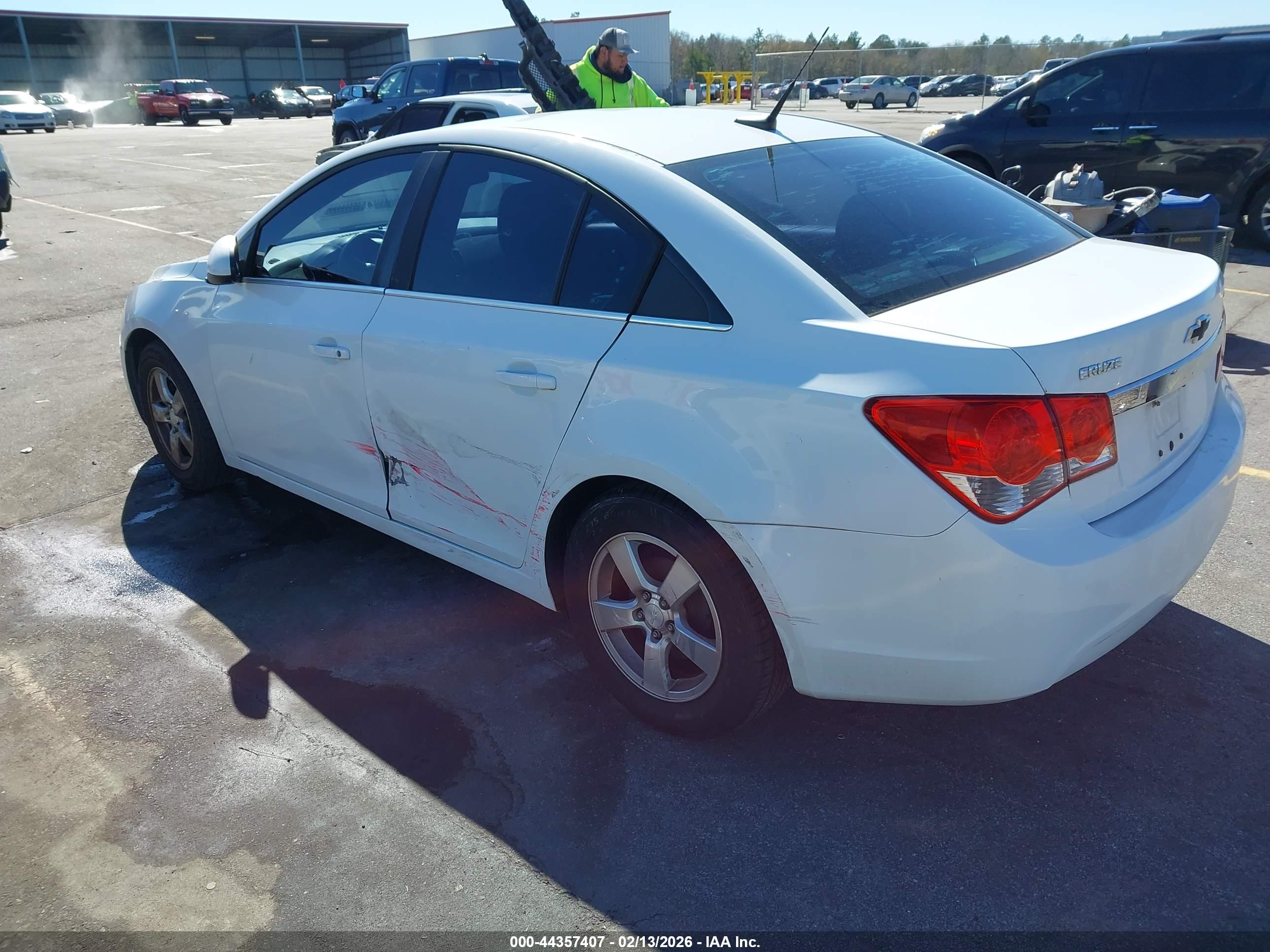 CHEVROLET CRUZE image 3