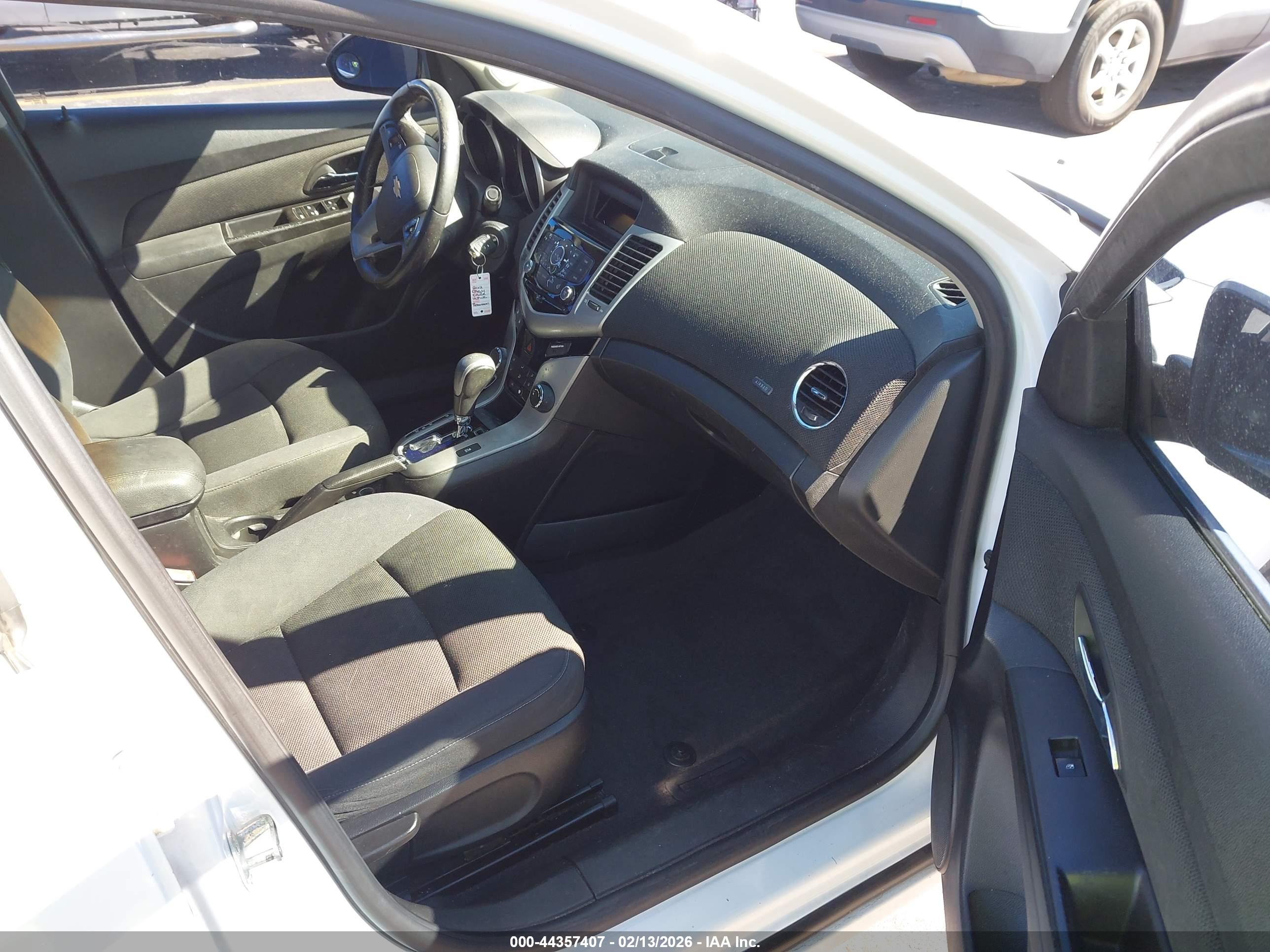 CHEVROLET CRUZE image 5