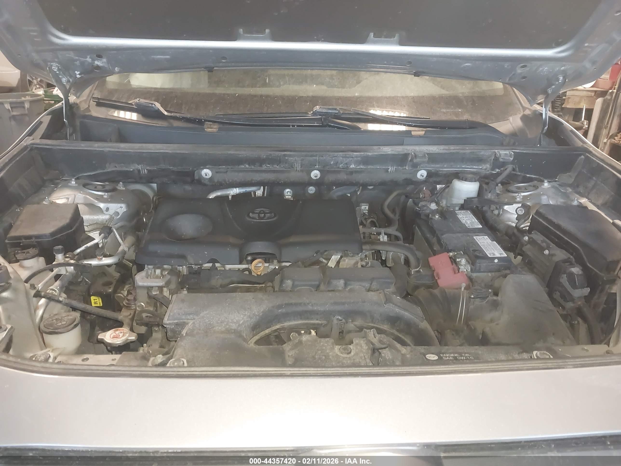 TOYOTA RAV4 image 10