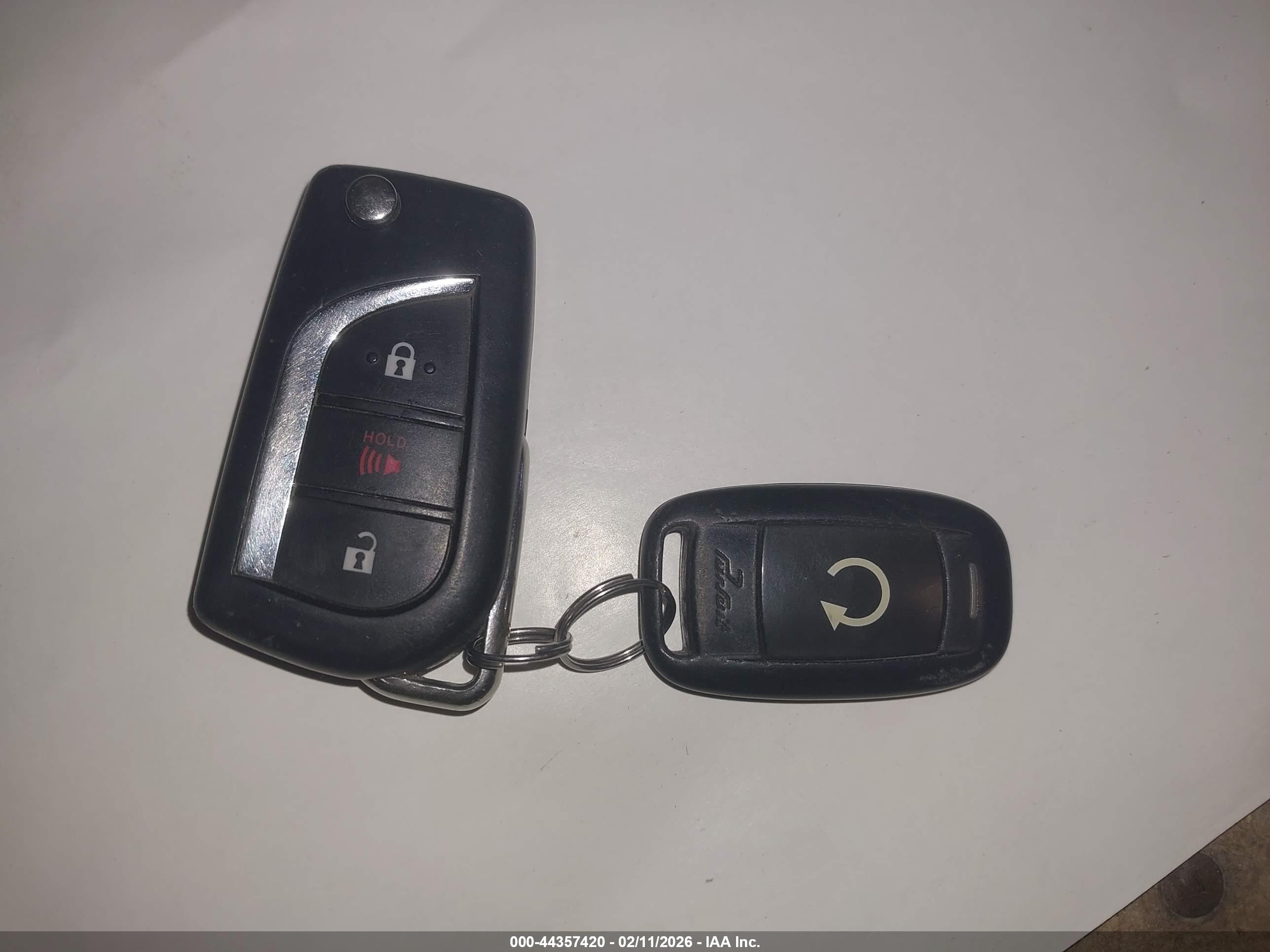TOYOTA RAV4 image 11