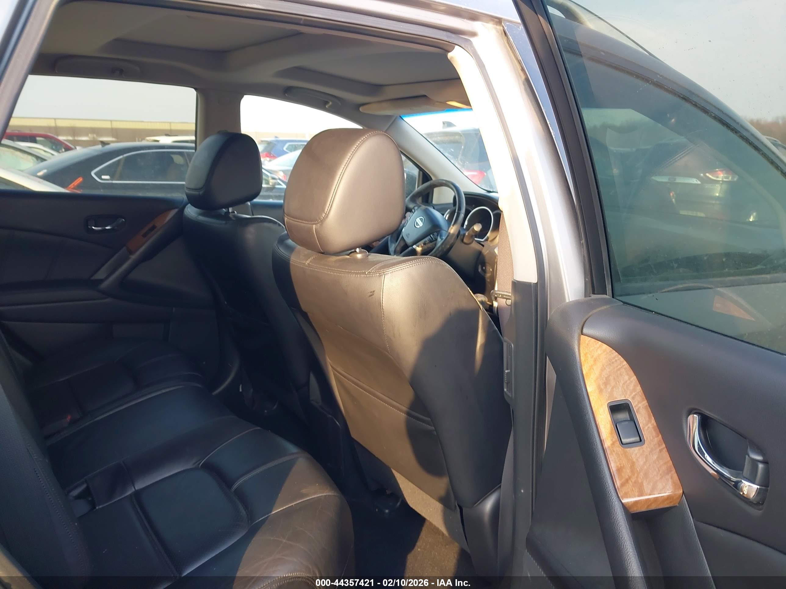 NISSAN MURANO image 8