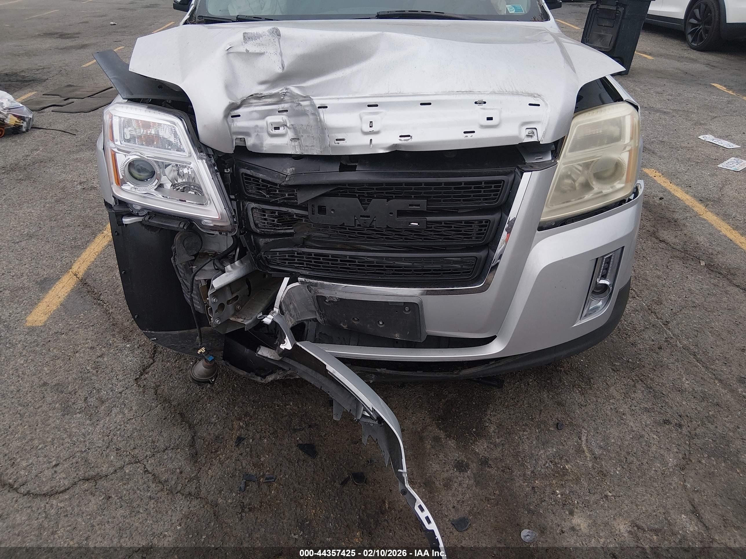 GMC TERRAIN image 6