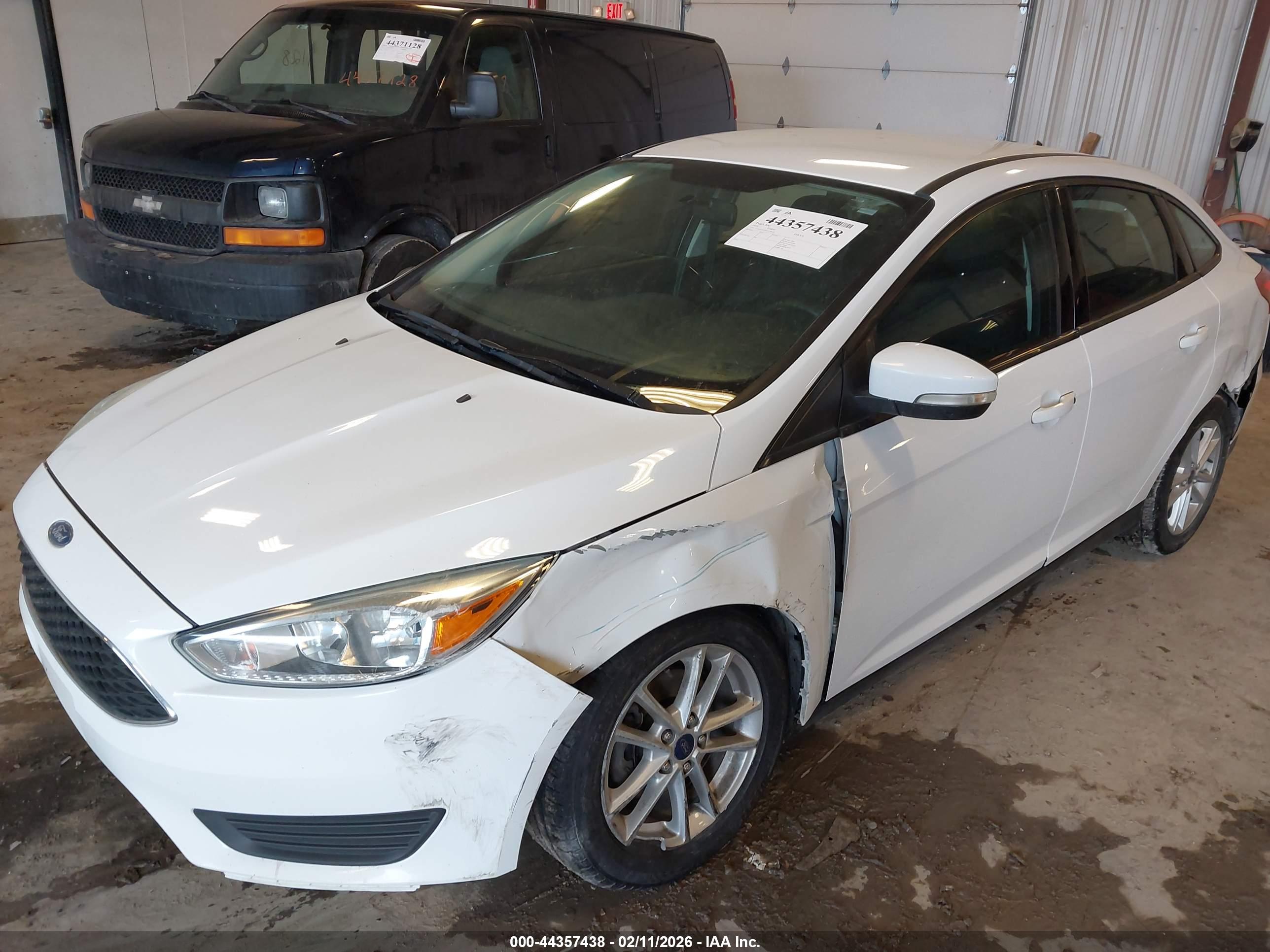 FORD FOCUS image 2