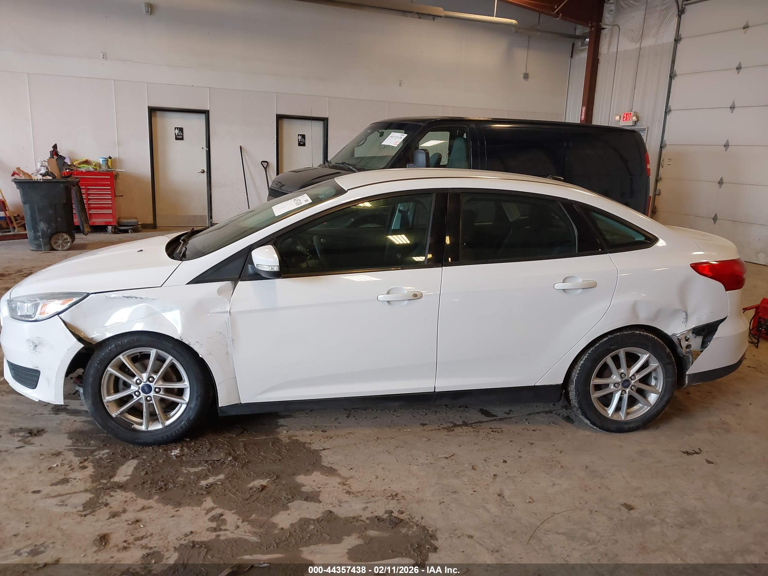 FORD FOCUS image 6