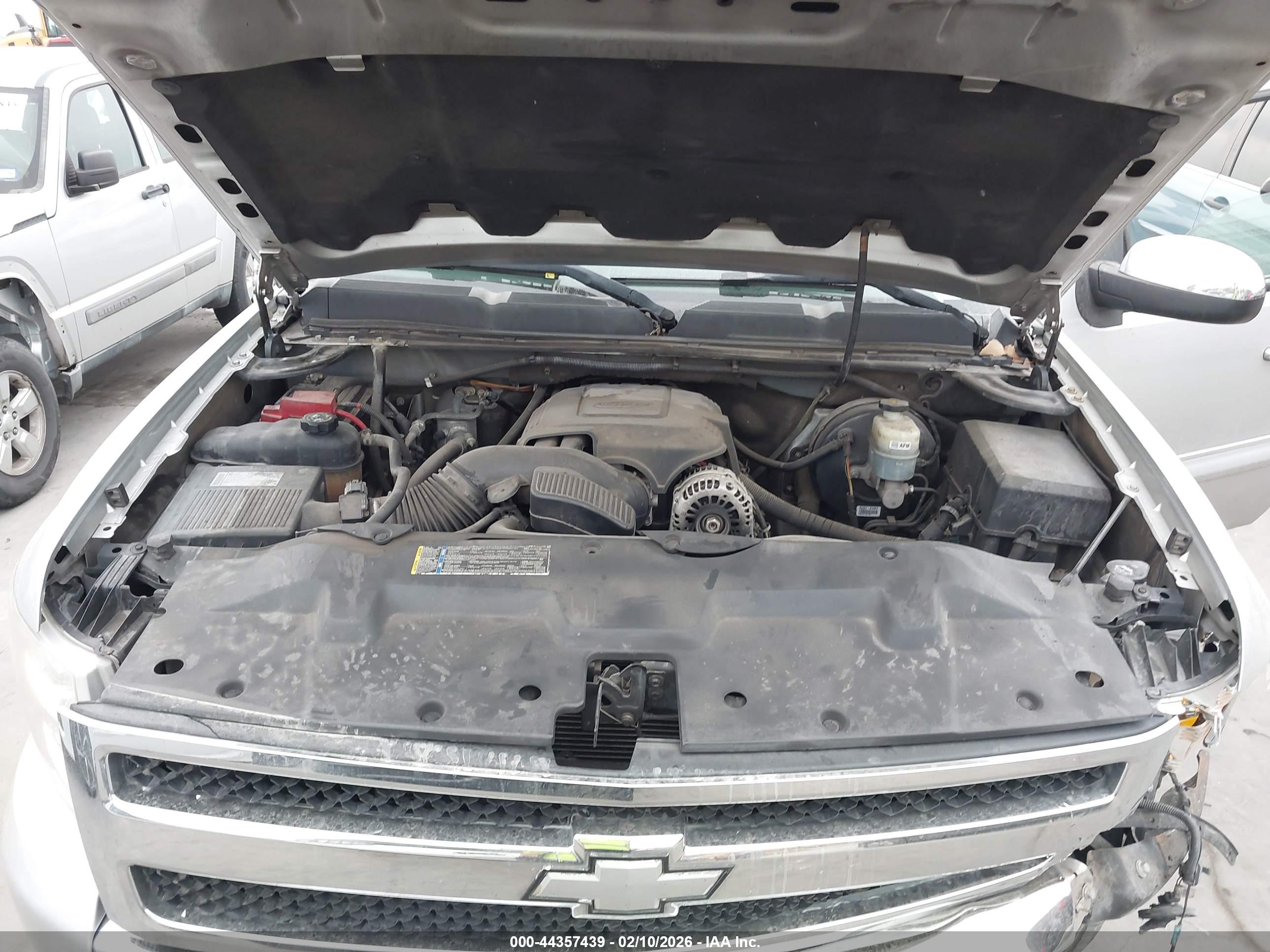 CHEVROLET SILVERADO image 10