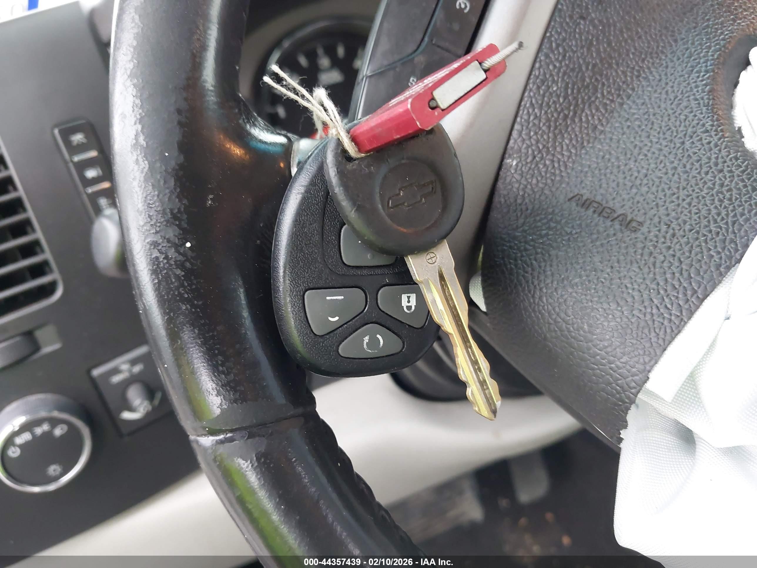 CHEVROLET SILVERADO image 11