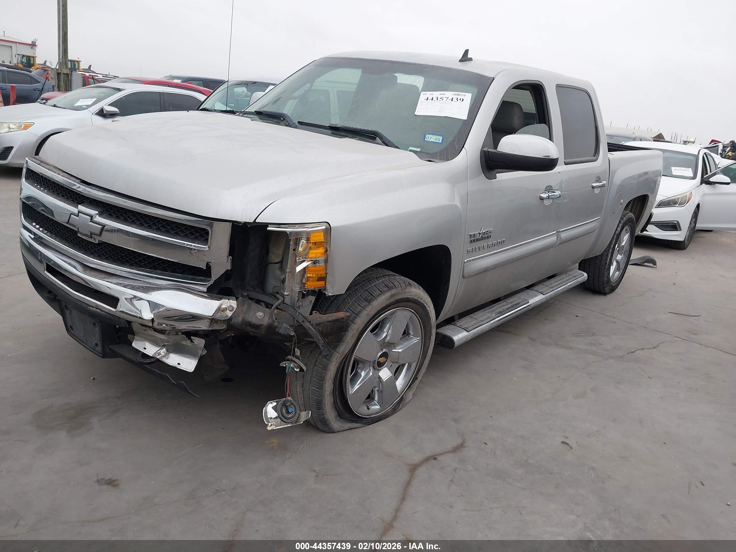 CHEVROLET SILVERADO image 2