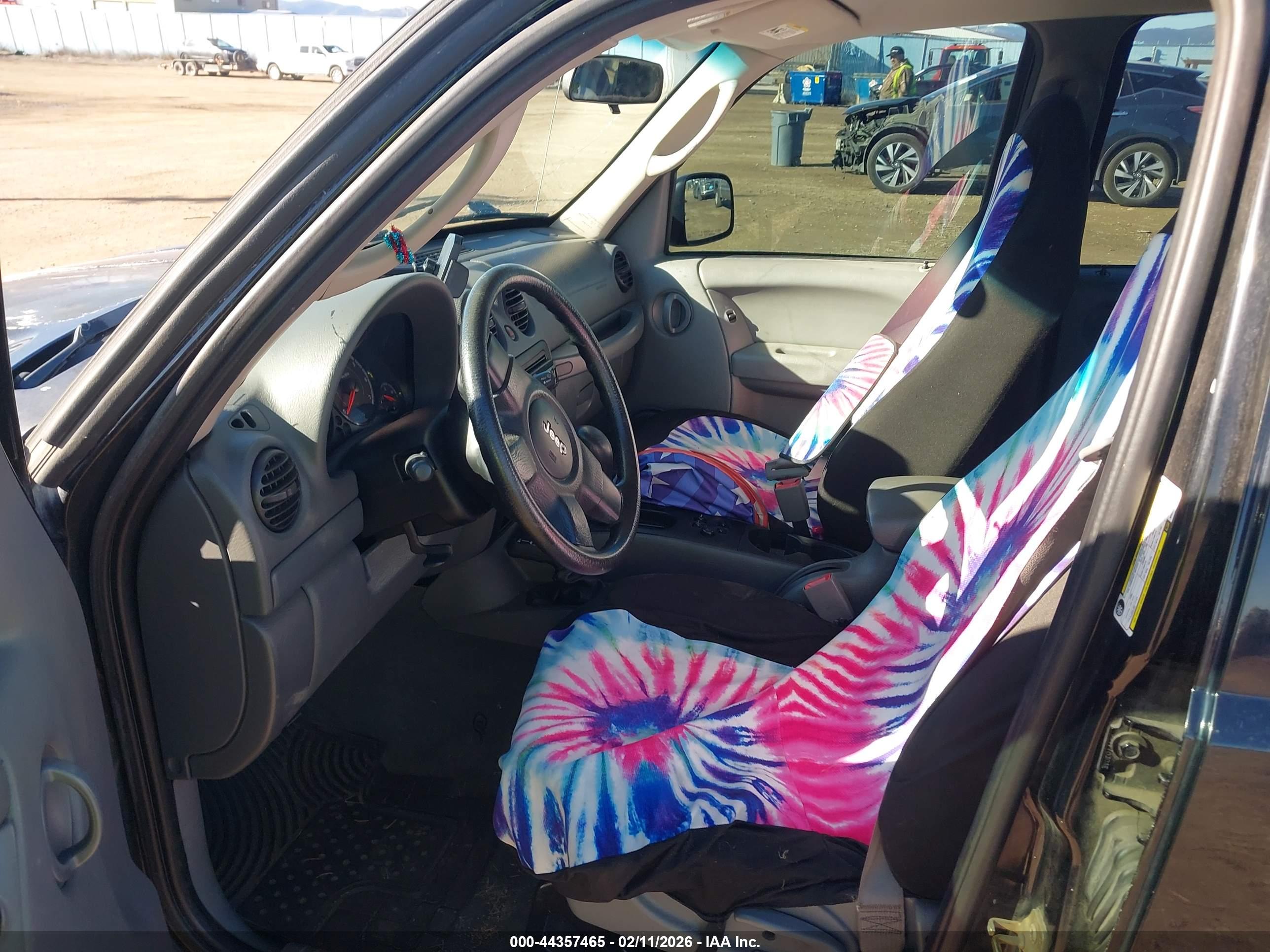 JEEP LIBERTY image 5