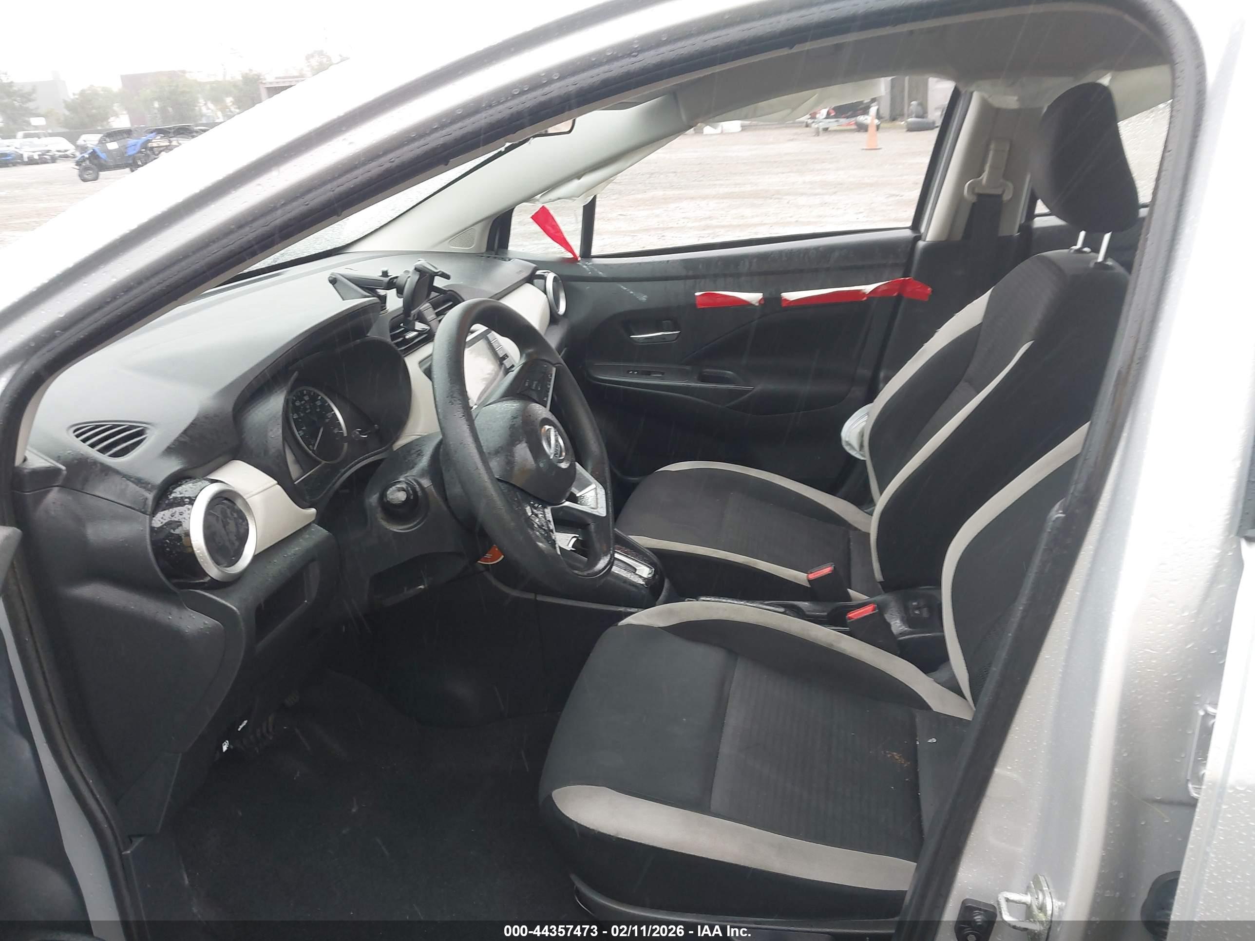 NISSAN VERSA image 5