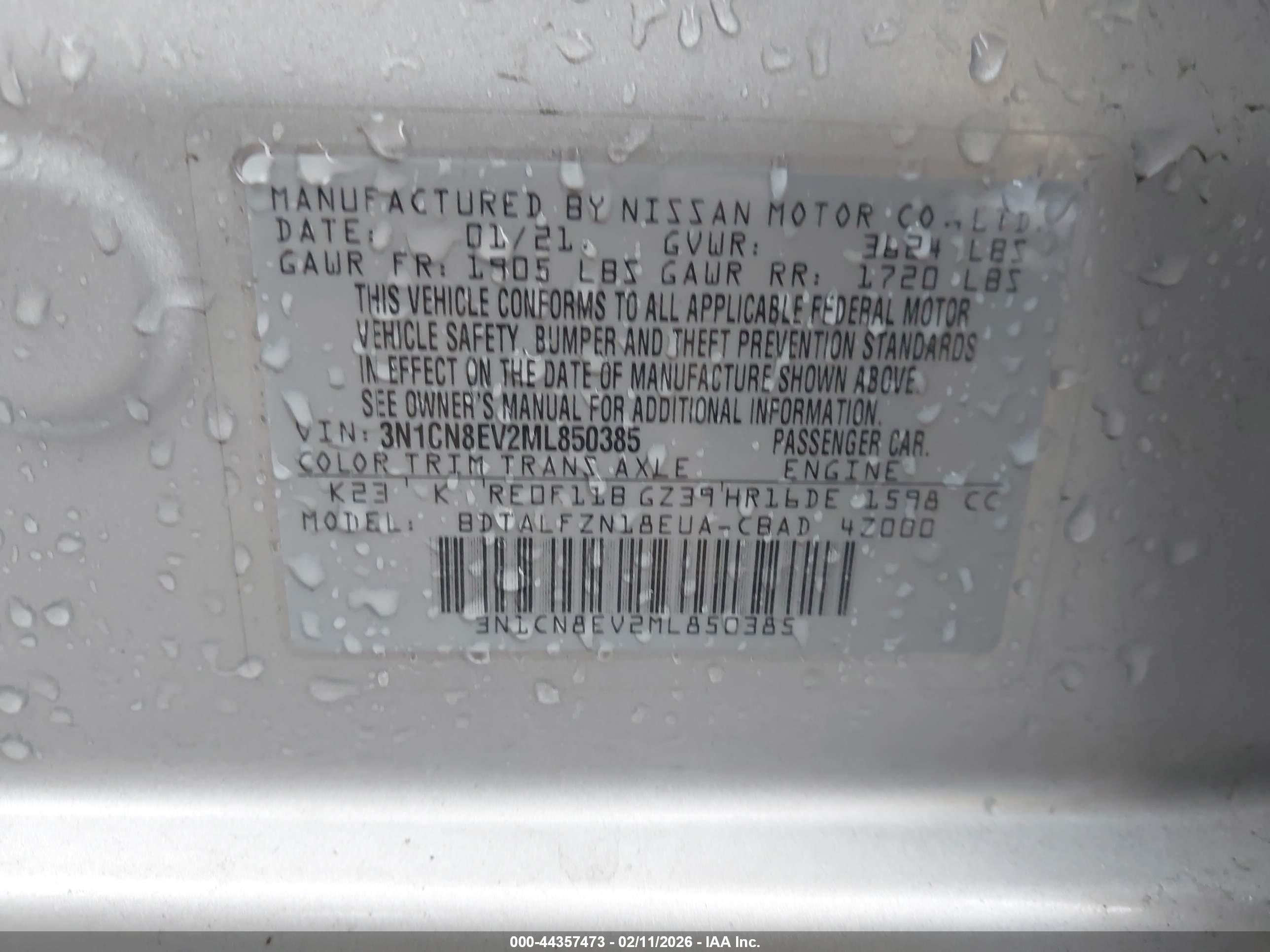 NISSAN VERSA image 9