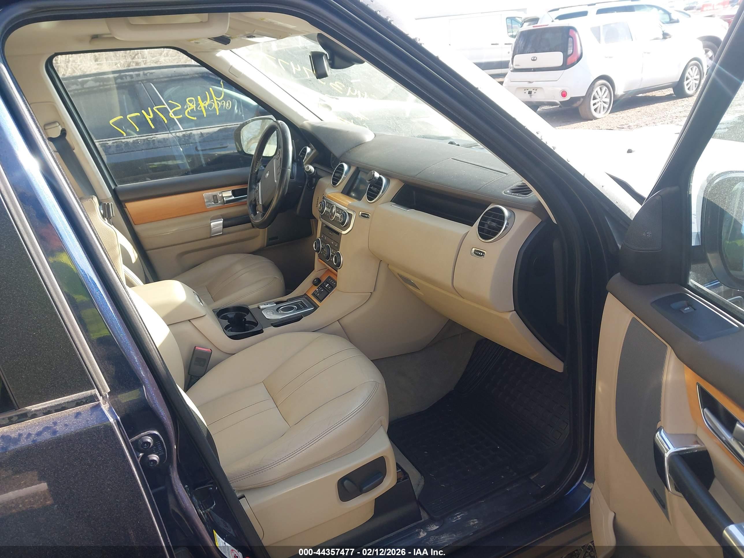 LAND ROVER image 5