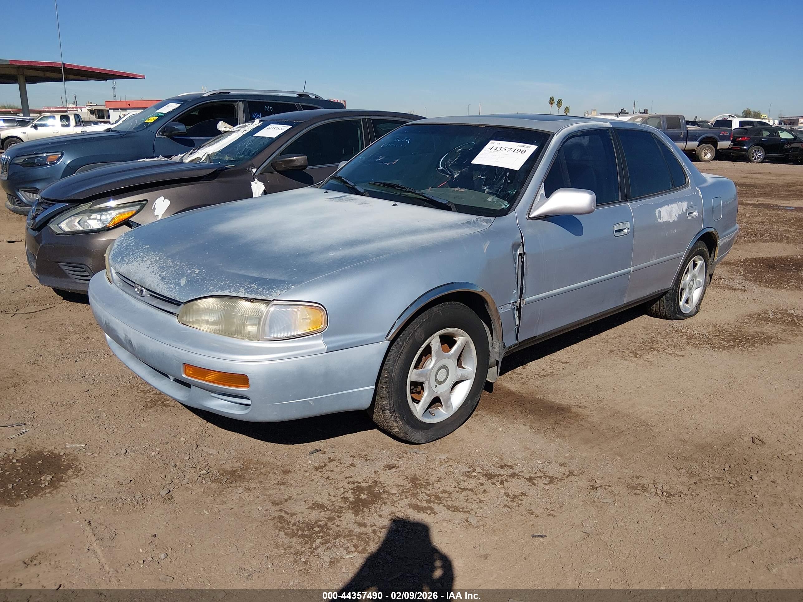 TOYOTA CAMRY image 2