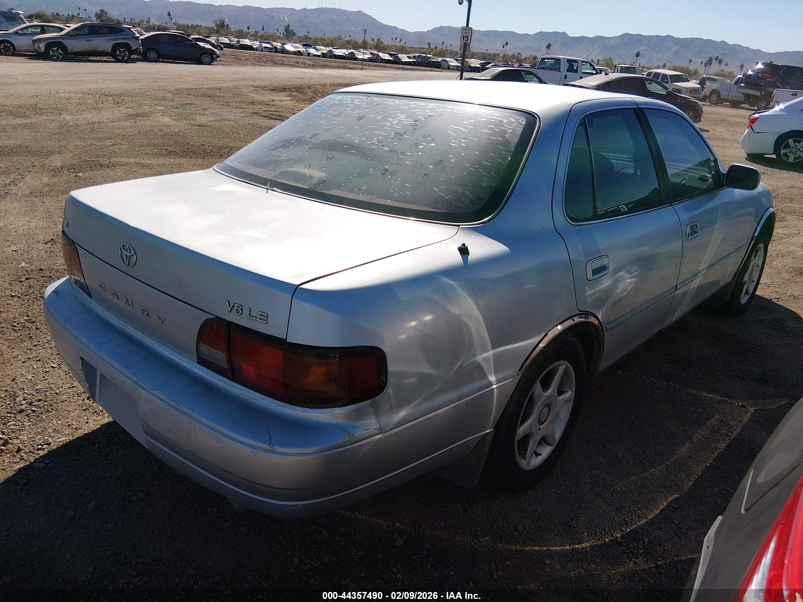 TOYOTA CAMRY image 4