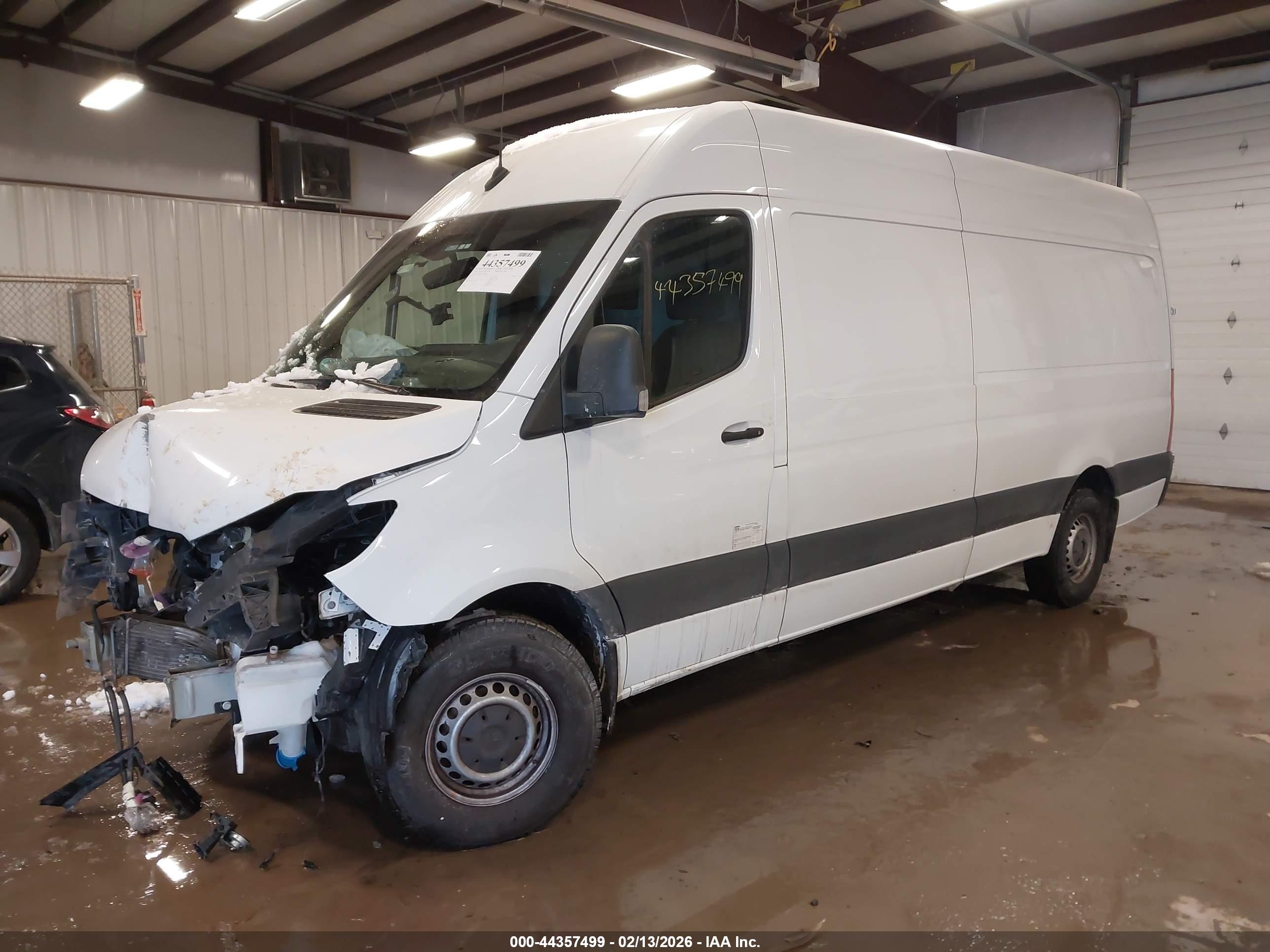 MERCEDES-BENZ SPRINTER image 2