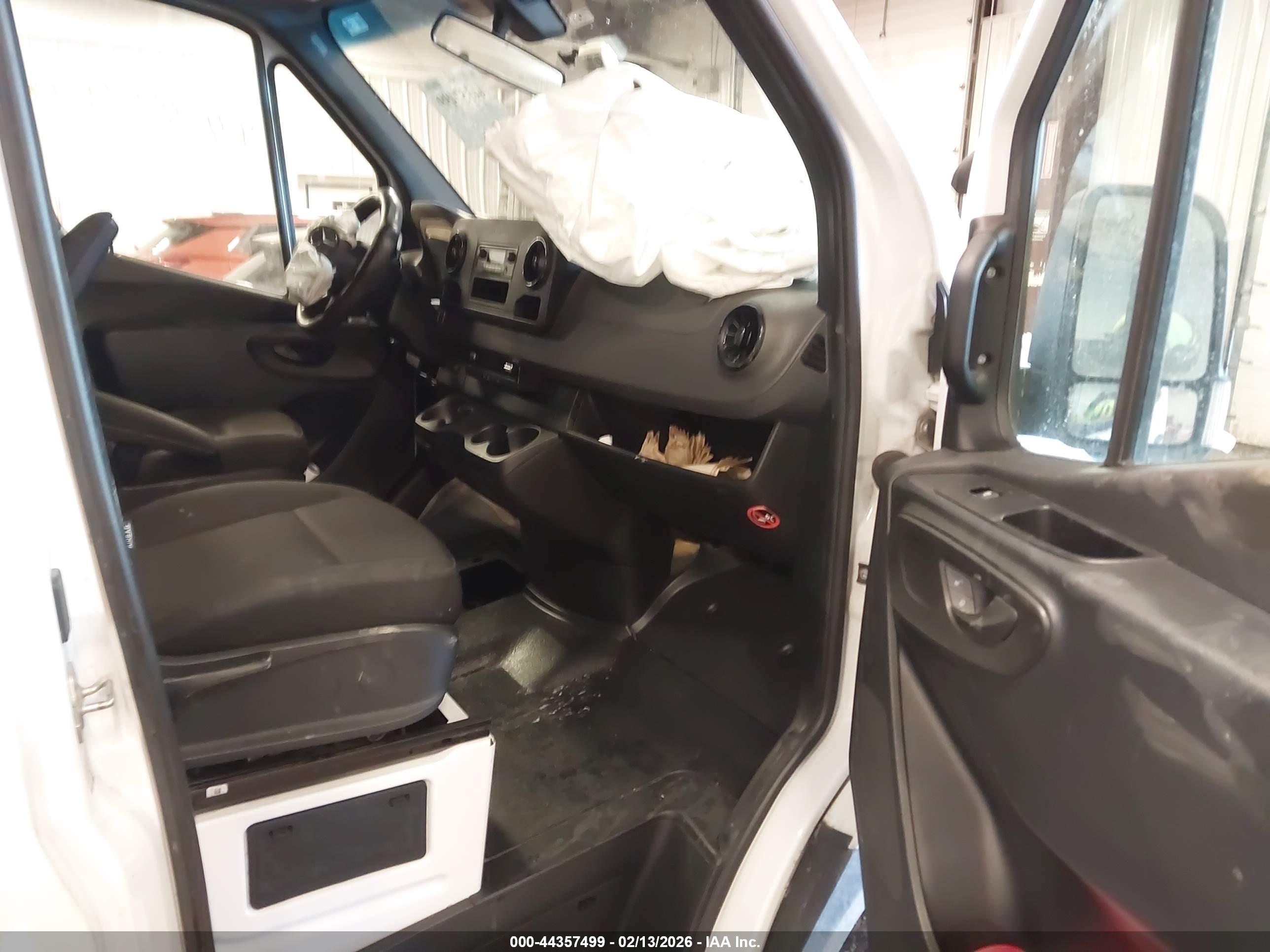 MERCEDES-BENZ SPRINTER image 5