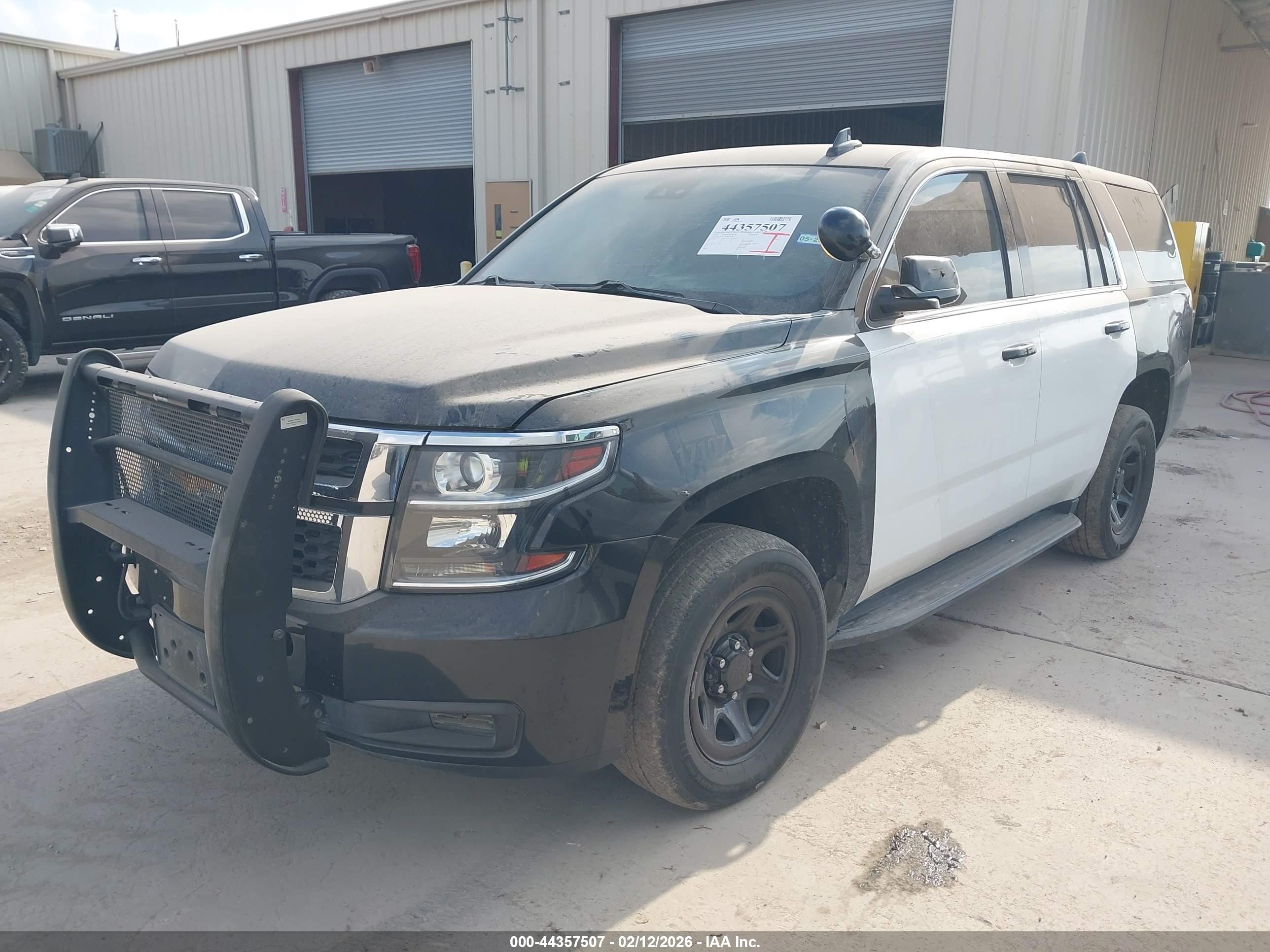 CHEVROLET TAHOE image 2