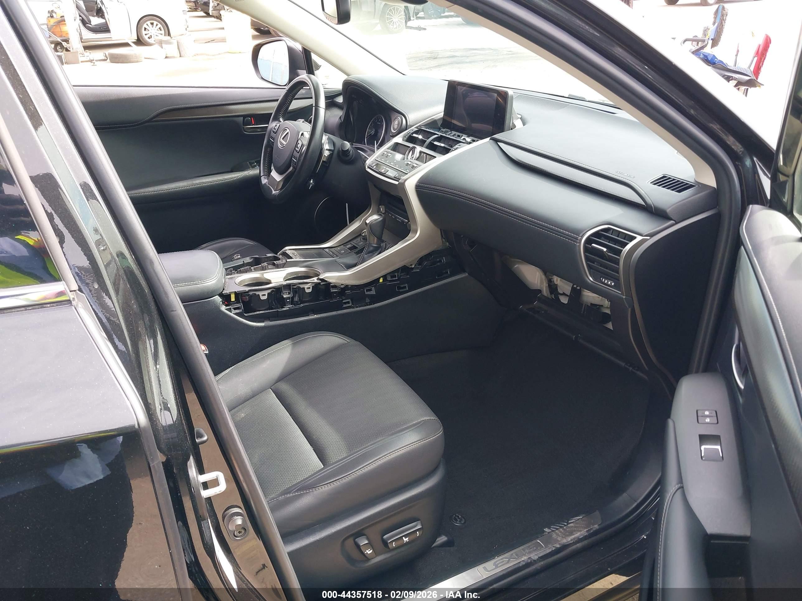 LEXUS NX image 5