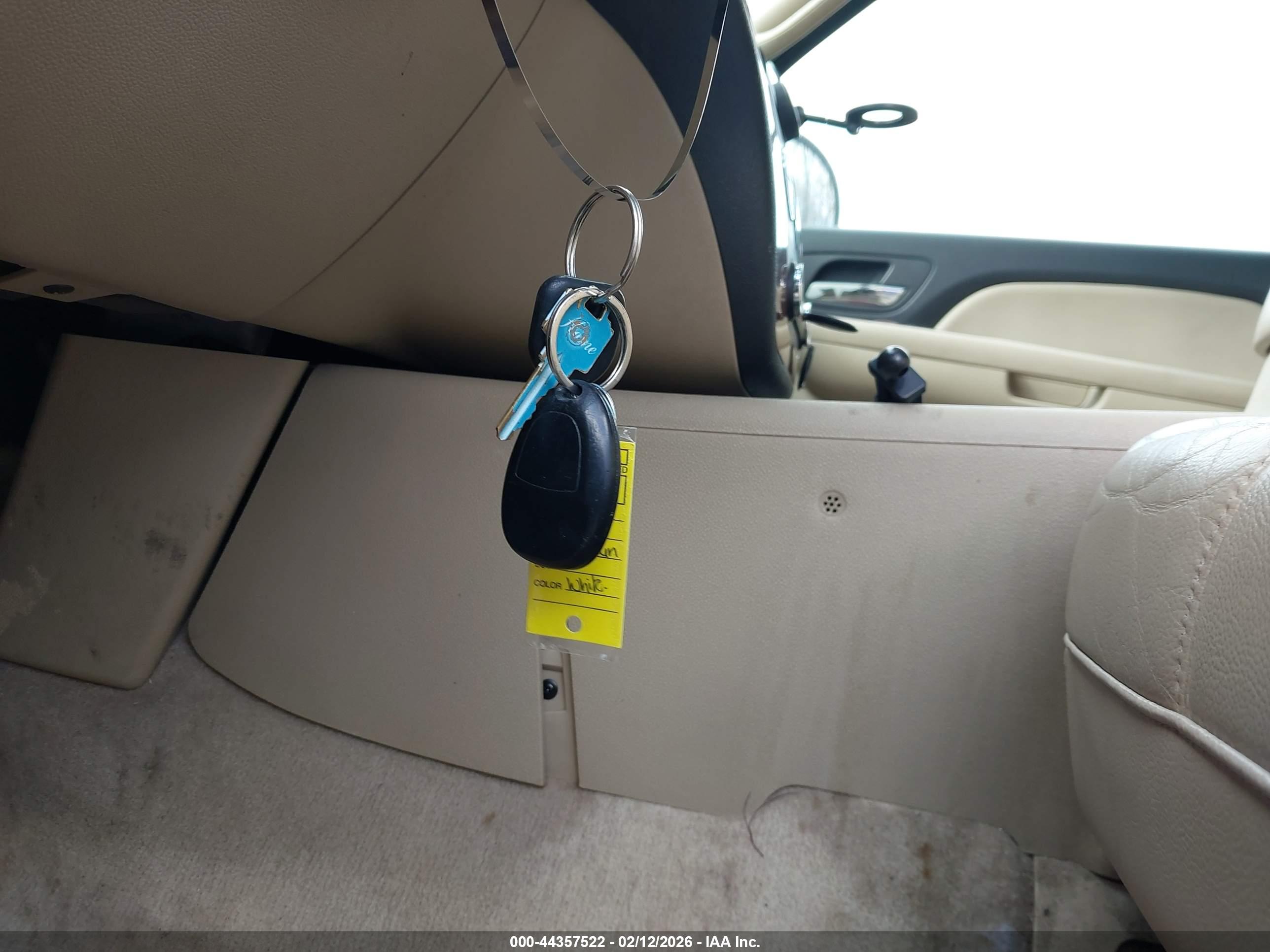 CHEVROLET SUBURBAN image 11