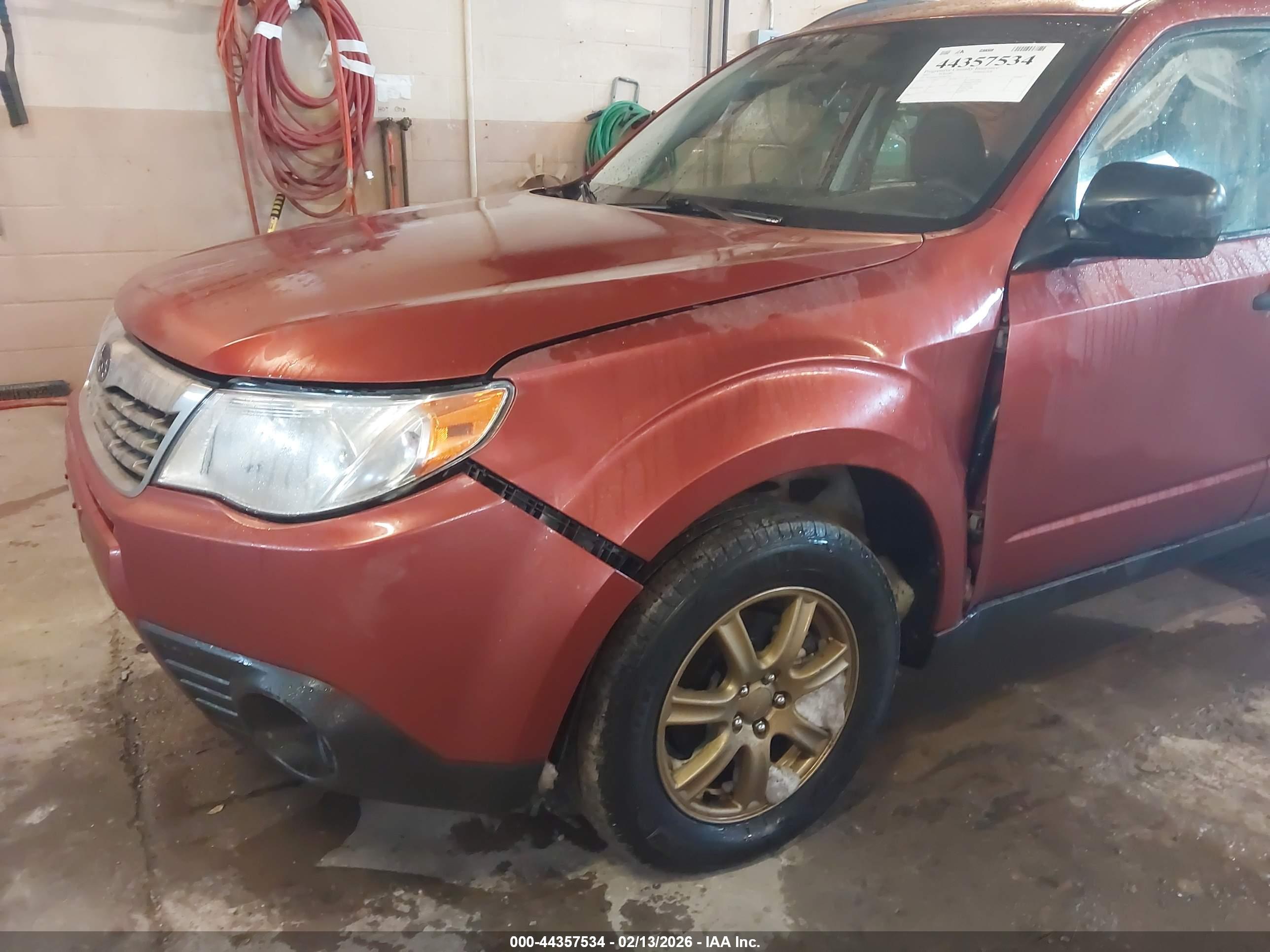SUBARU FORESTER image 6