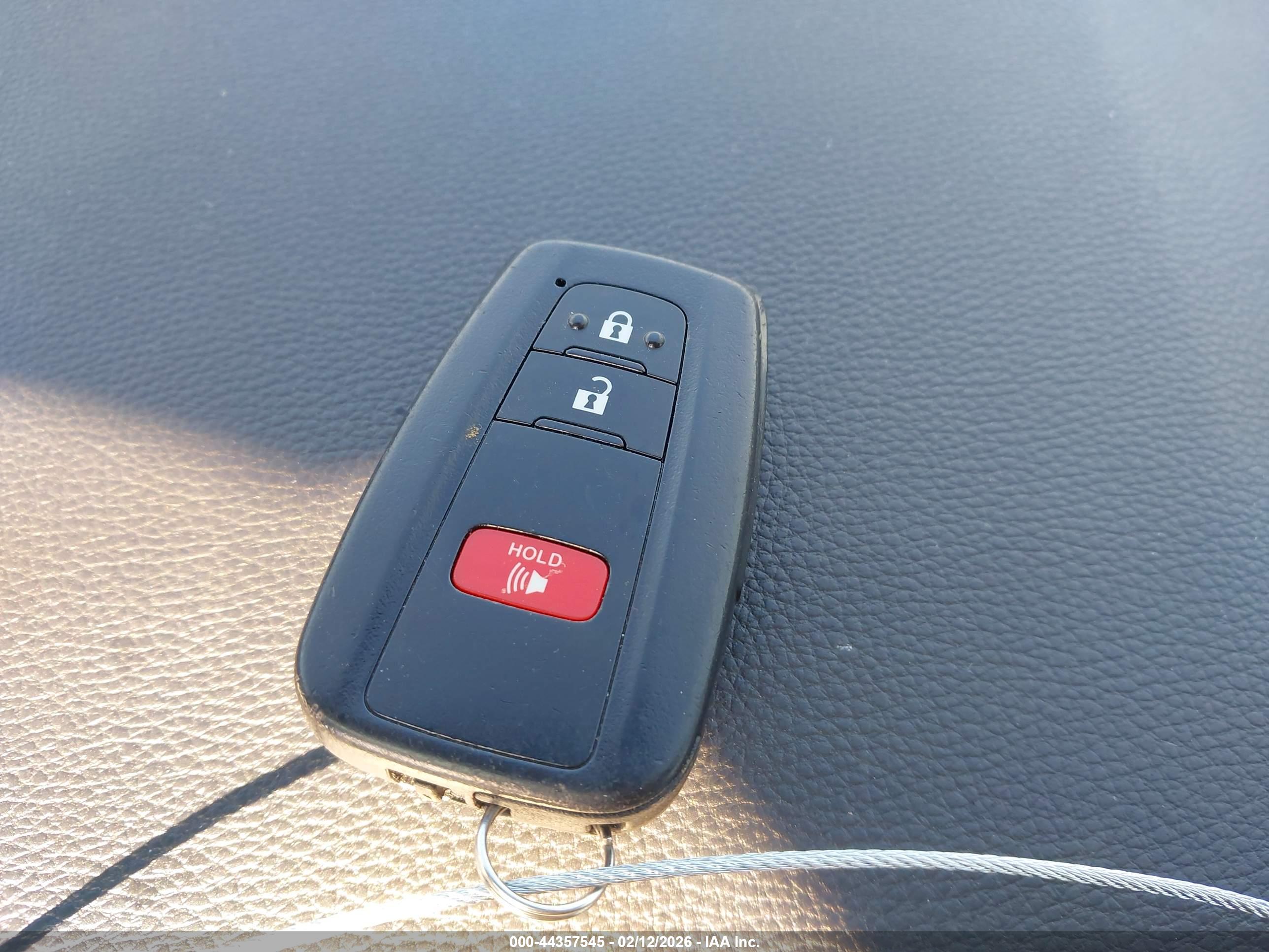 TOYOTA RAV4 image 11
