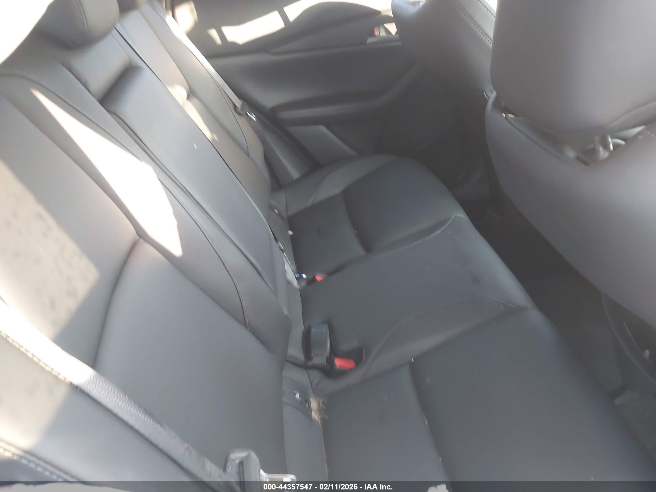 MAZDA CX-30 image 8