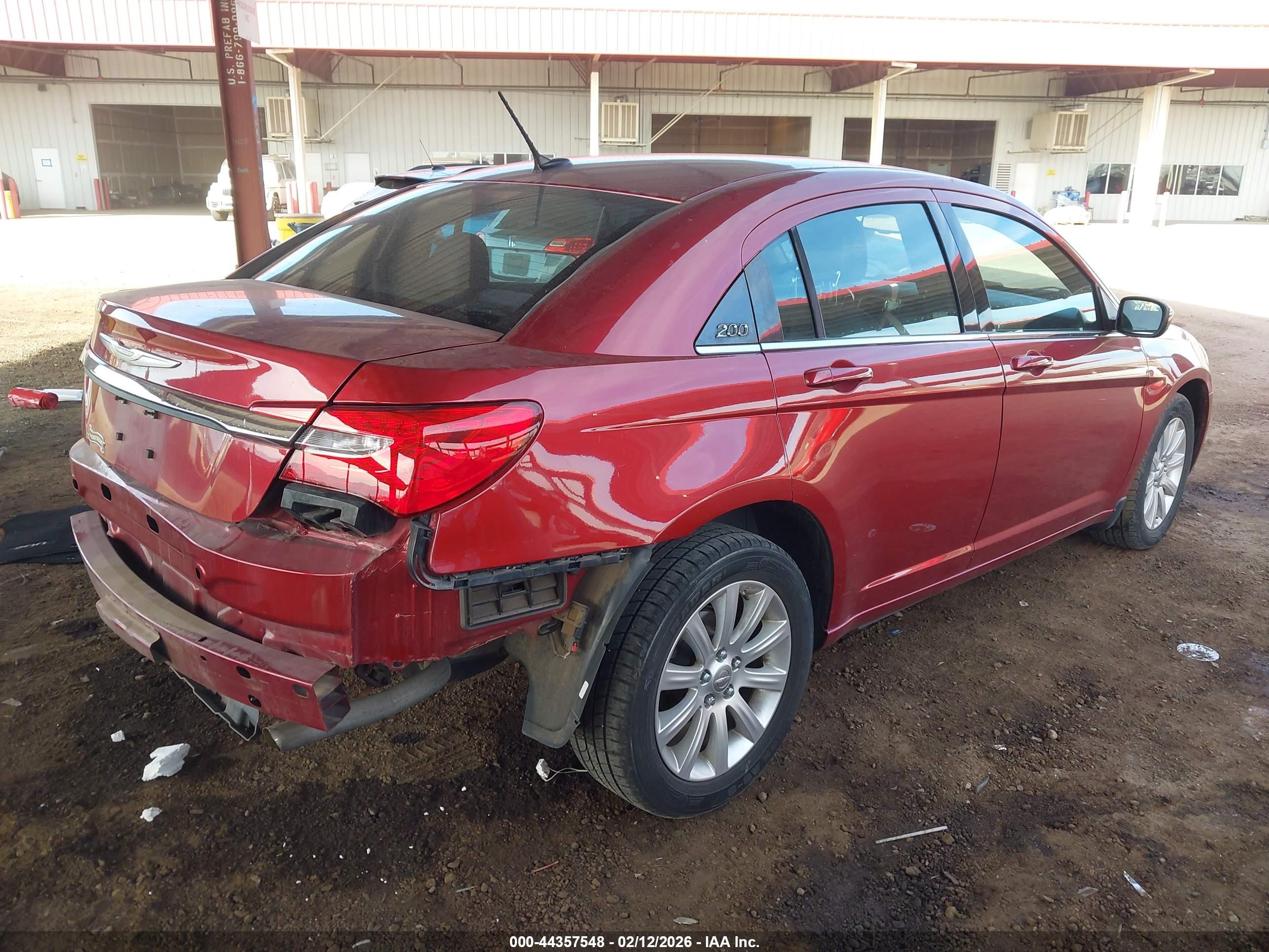 CHRYSLER 200 image 4