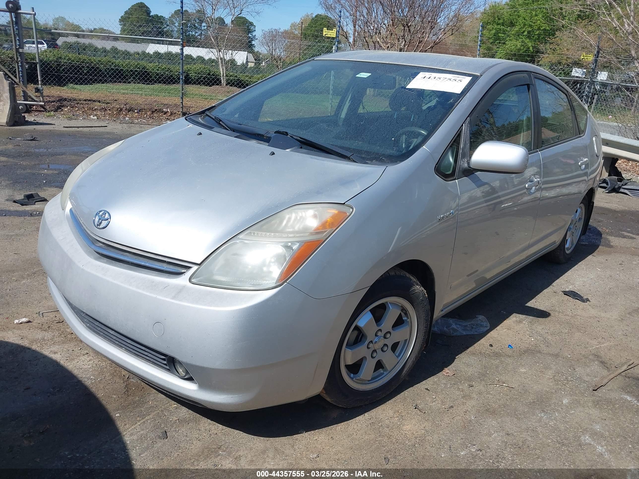 TOYOTA PRIUS image 2
