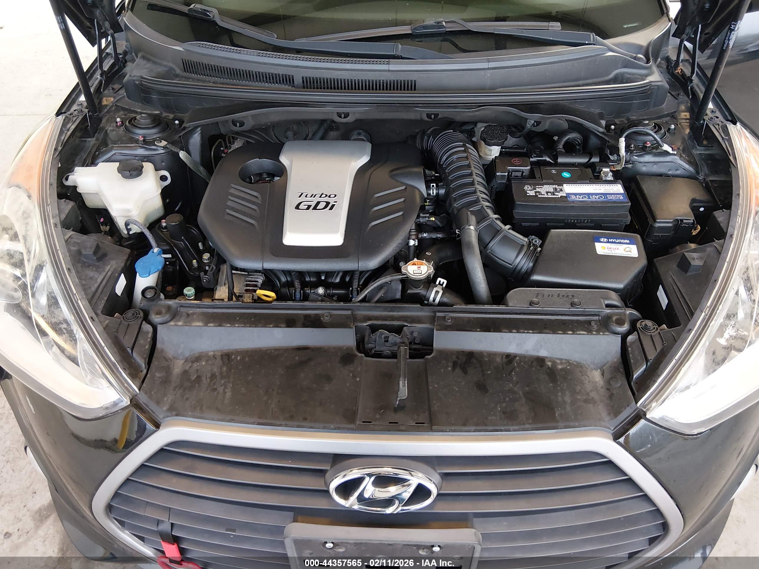 HYUNDAI VELOSTER image 10