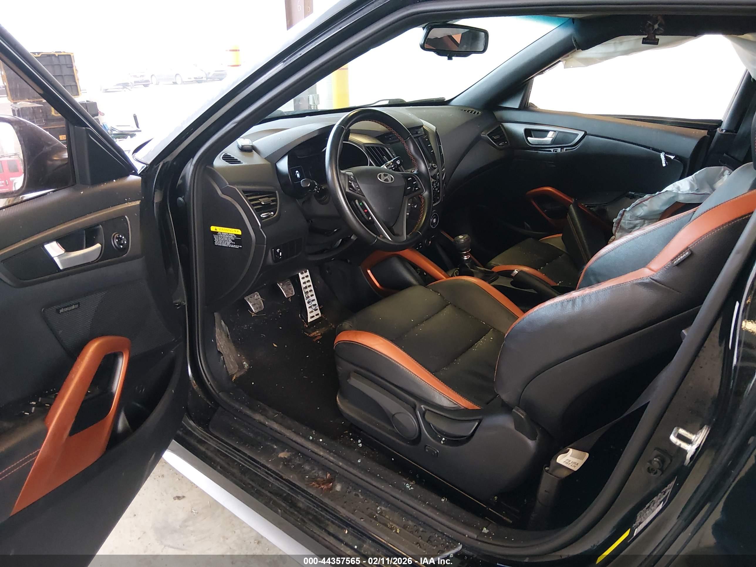 HYUNDAI VELOSTER image 5