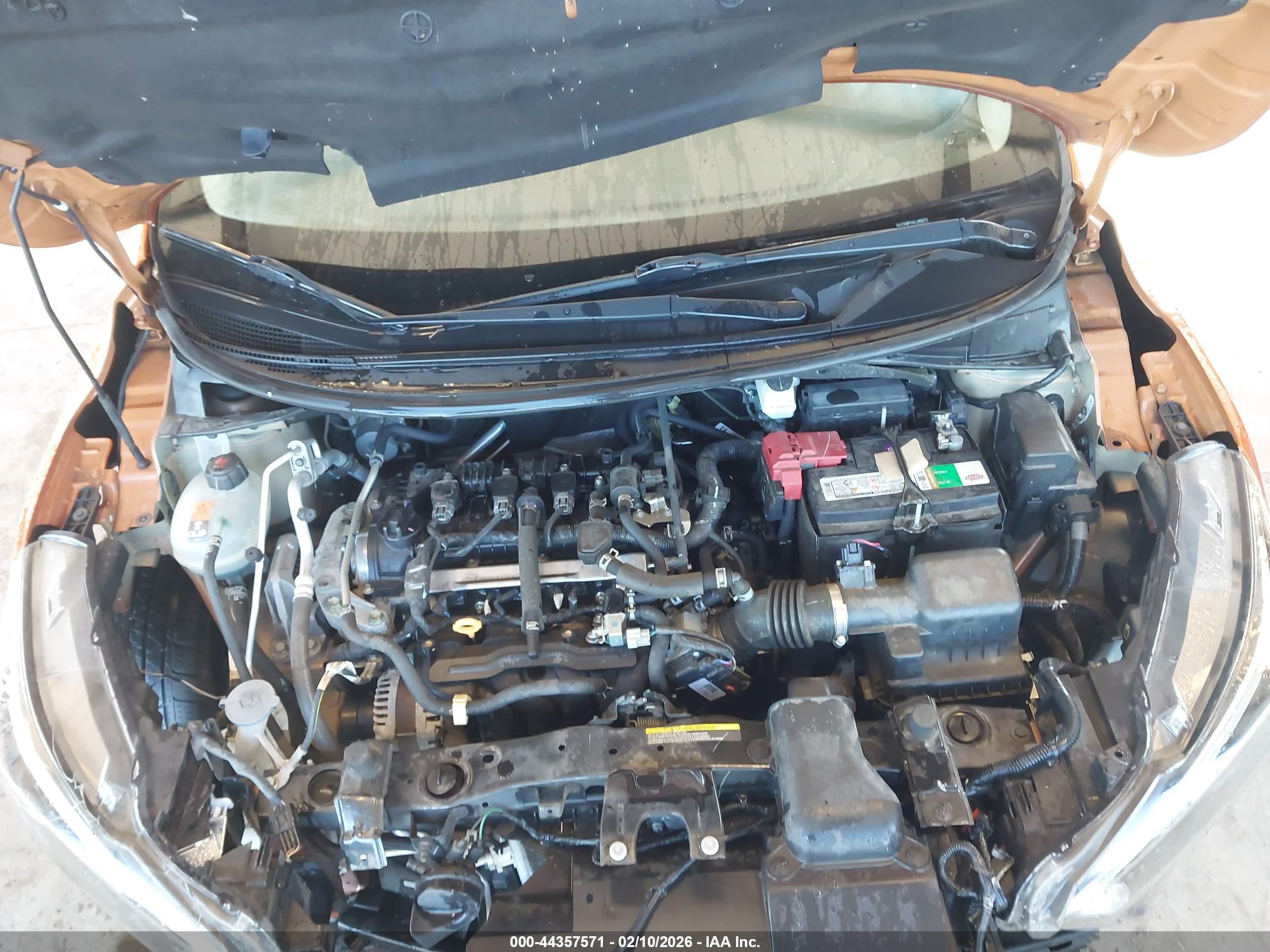 NISSAN VERSA image 10