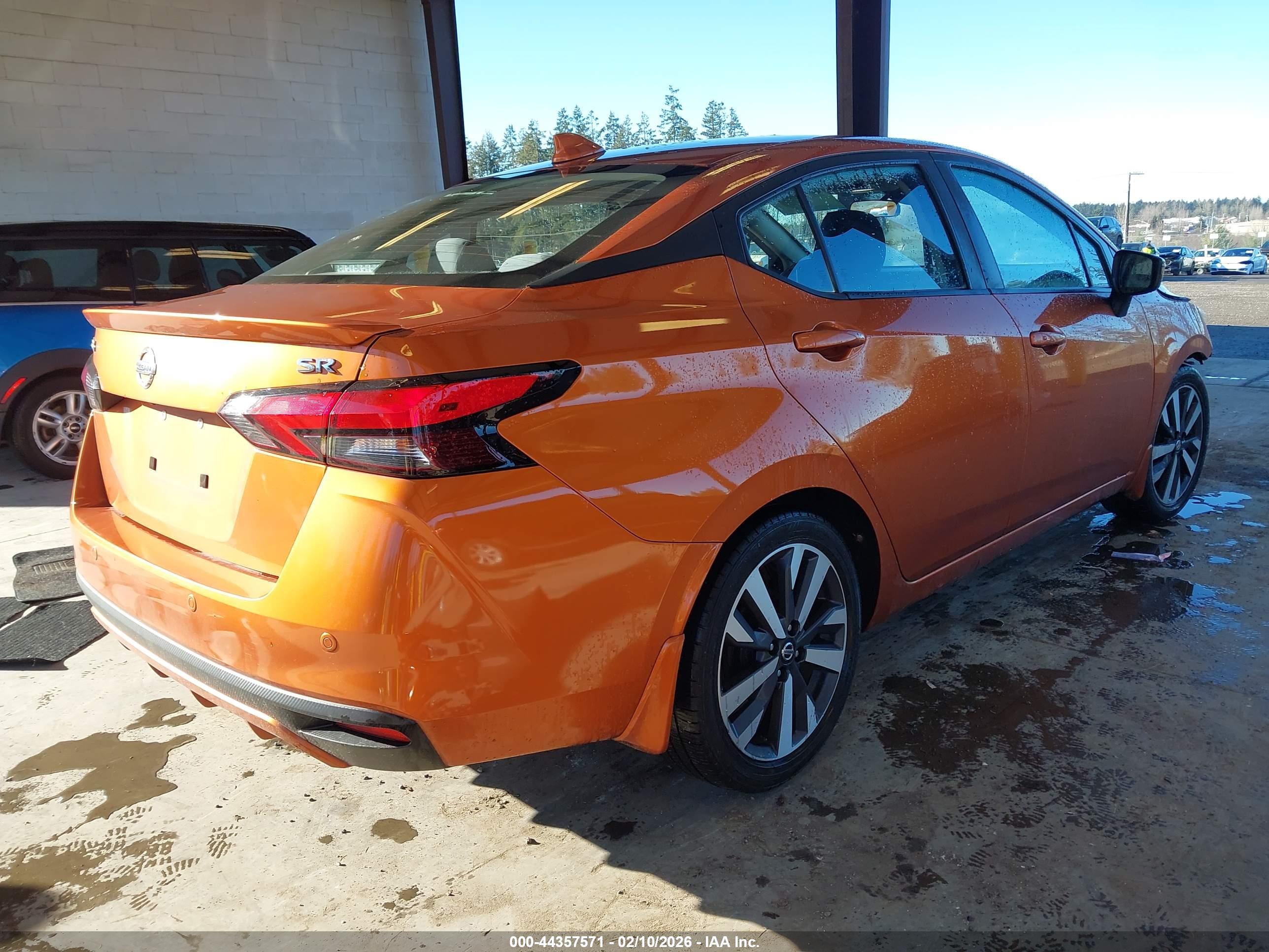 NISSAN VERSA image 4
