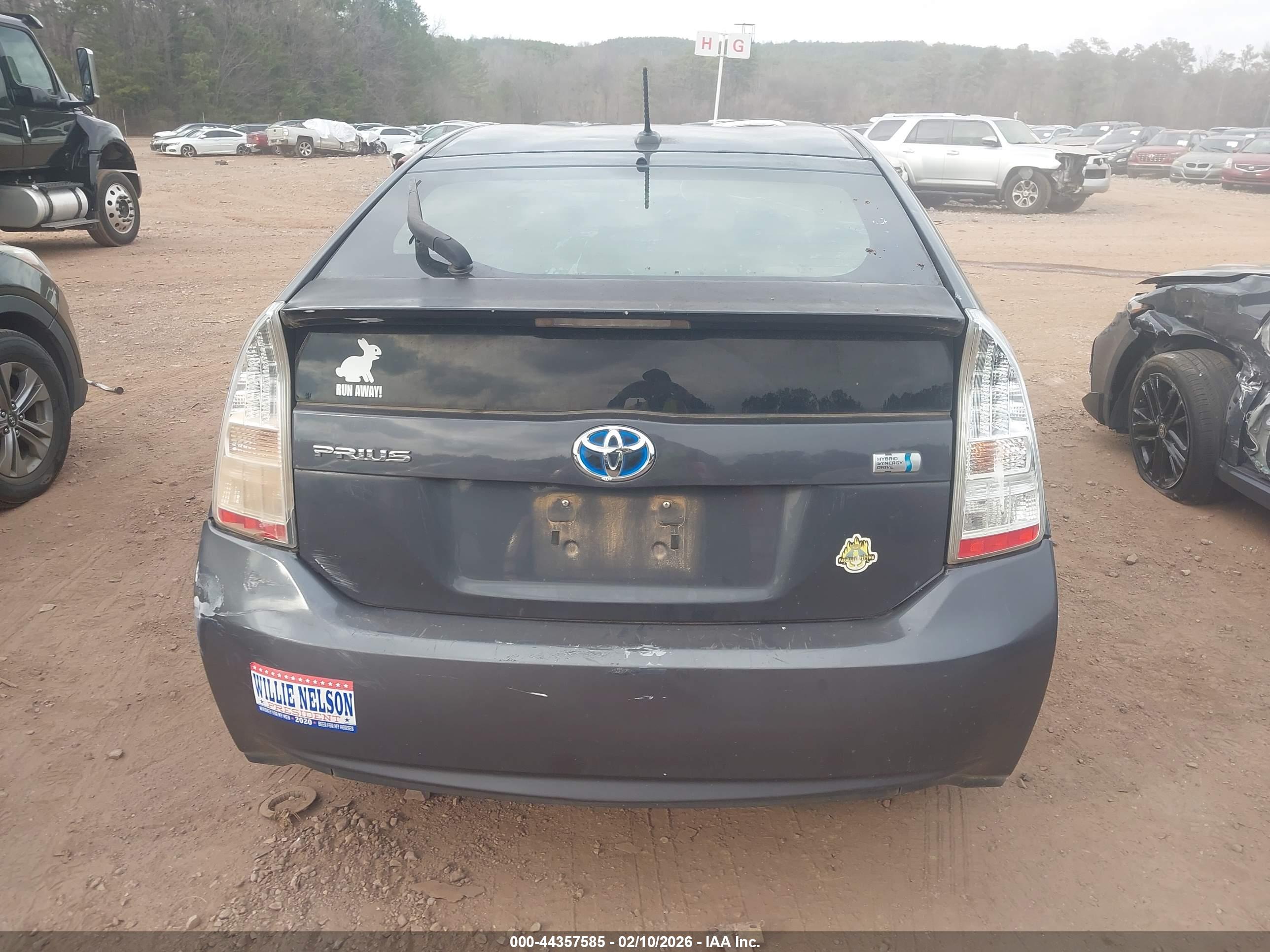 TOYOTA PRIUS image 6