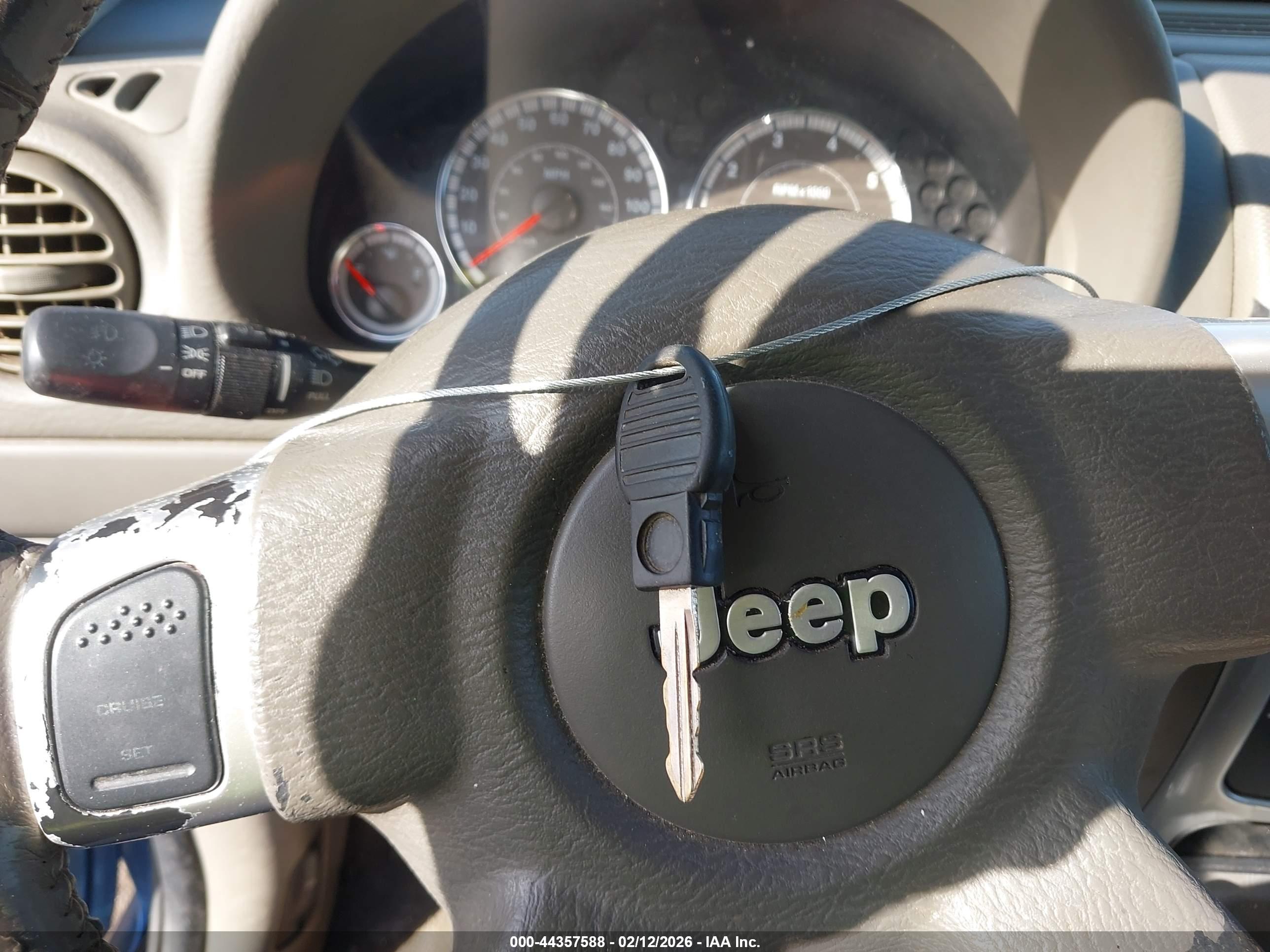 JEEP LIBERTY image 11