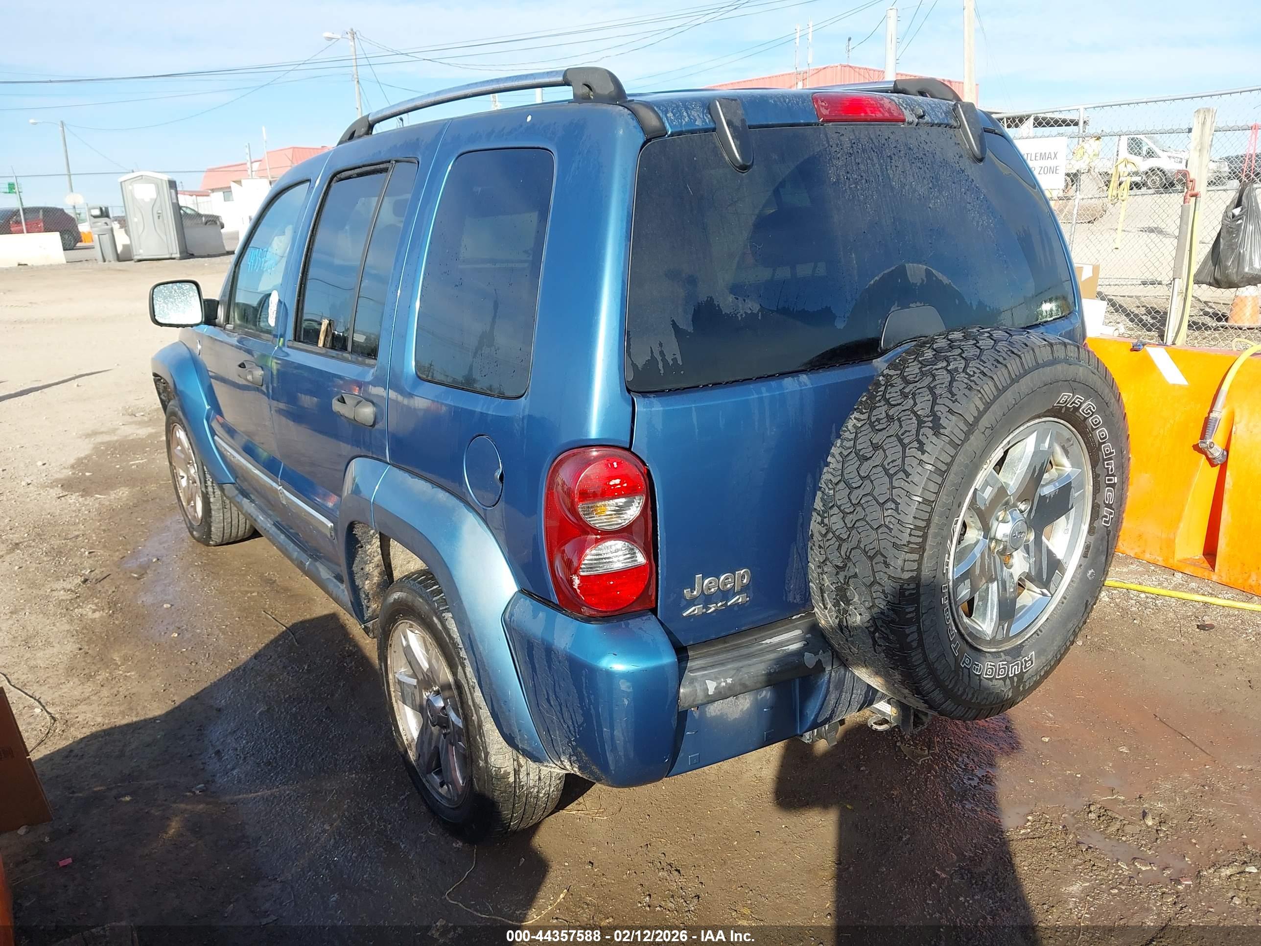 JEEP LIBERTY image 3