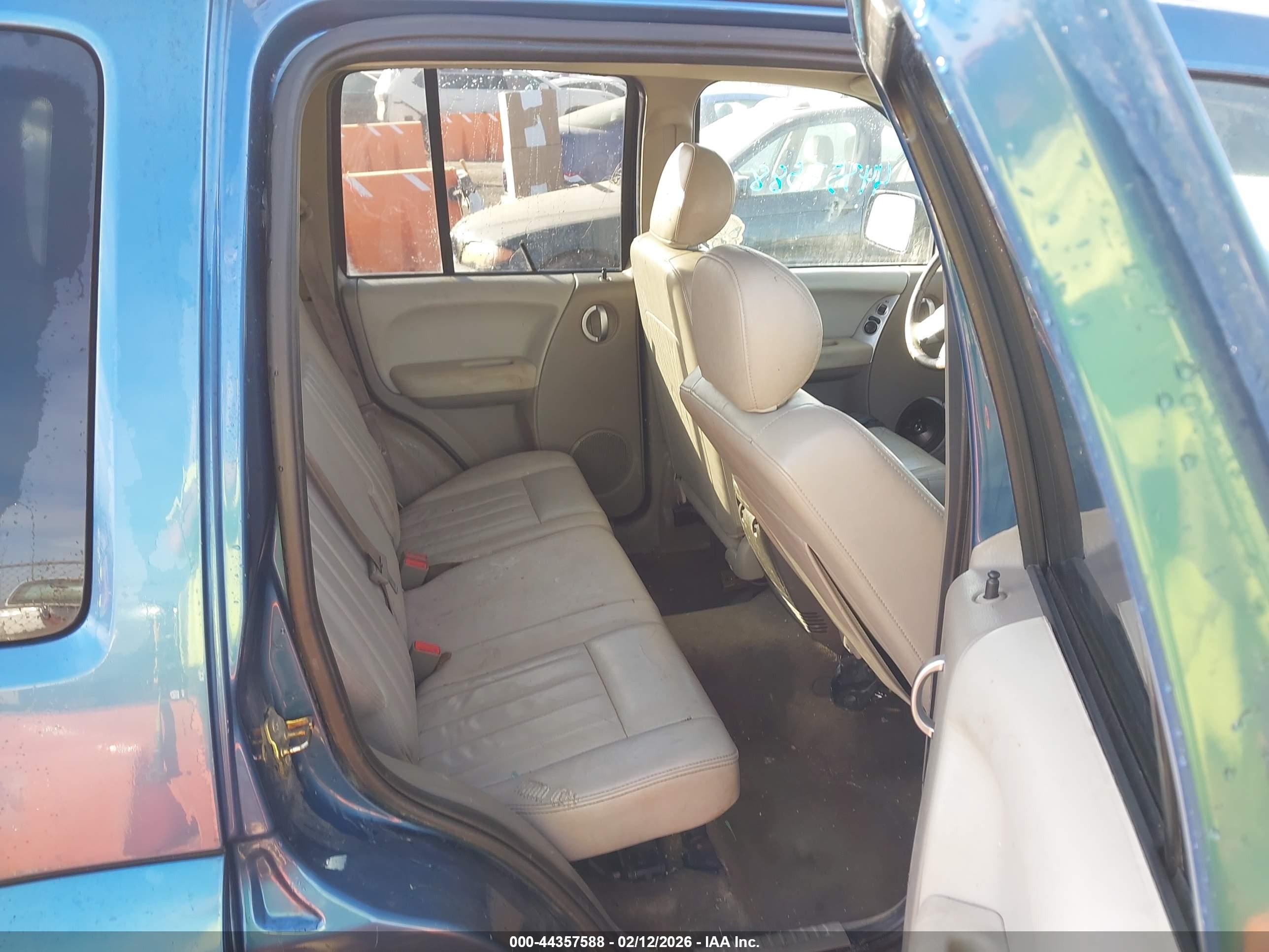JEEP LIBERTY image 8