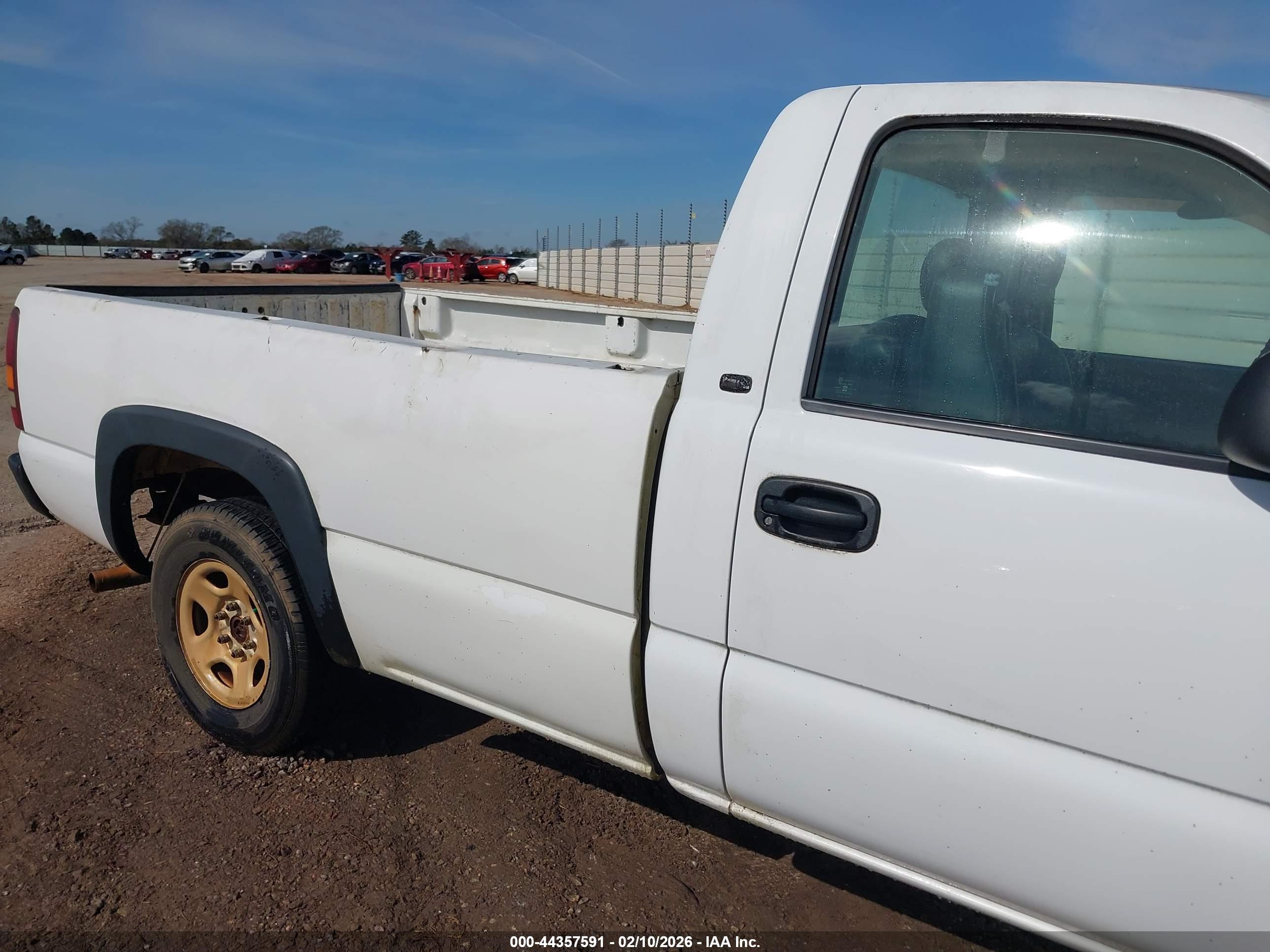 GMC SIERRA image 6