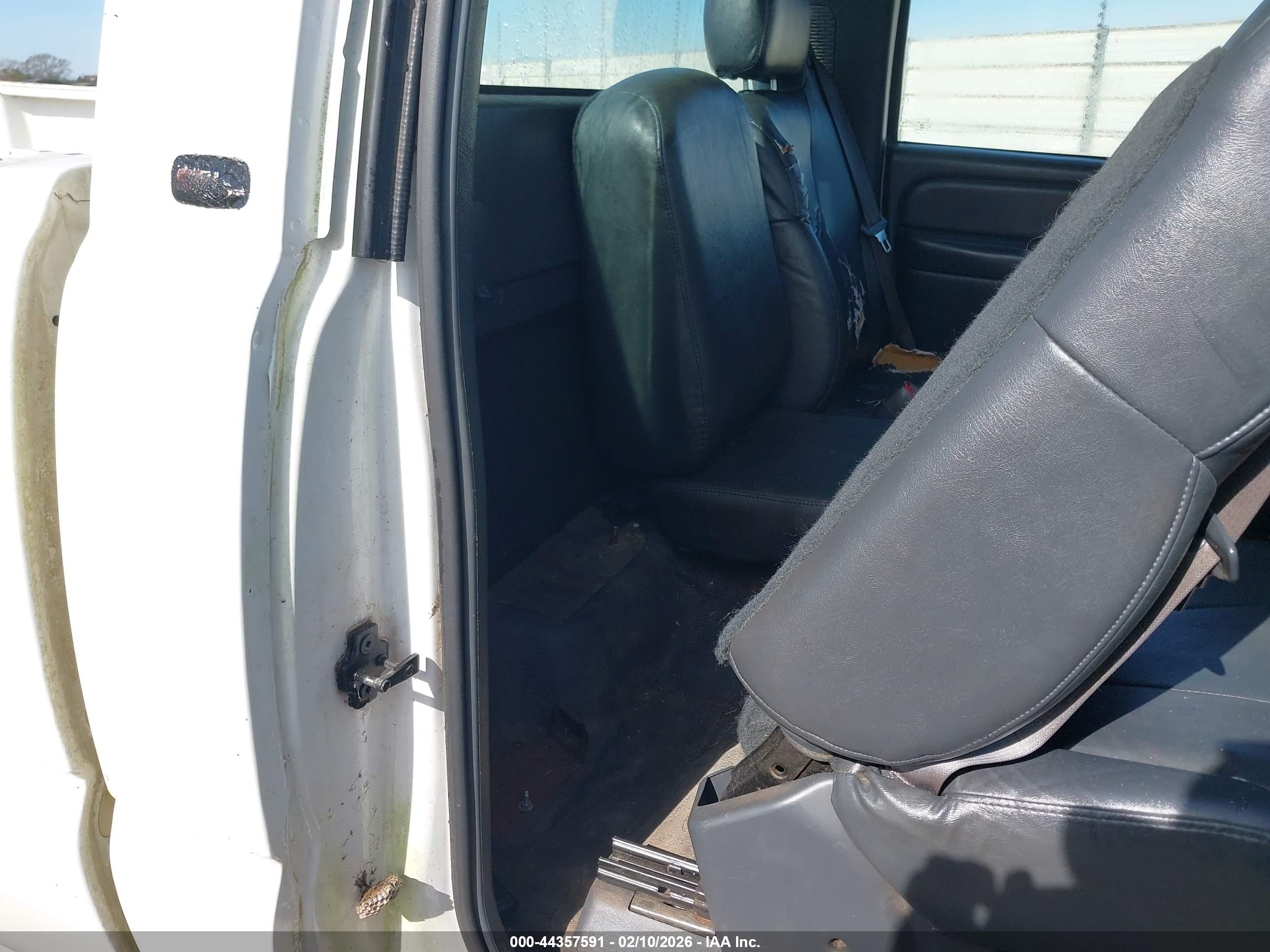 GMC SIERRA image 8