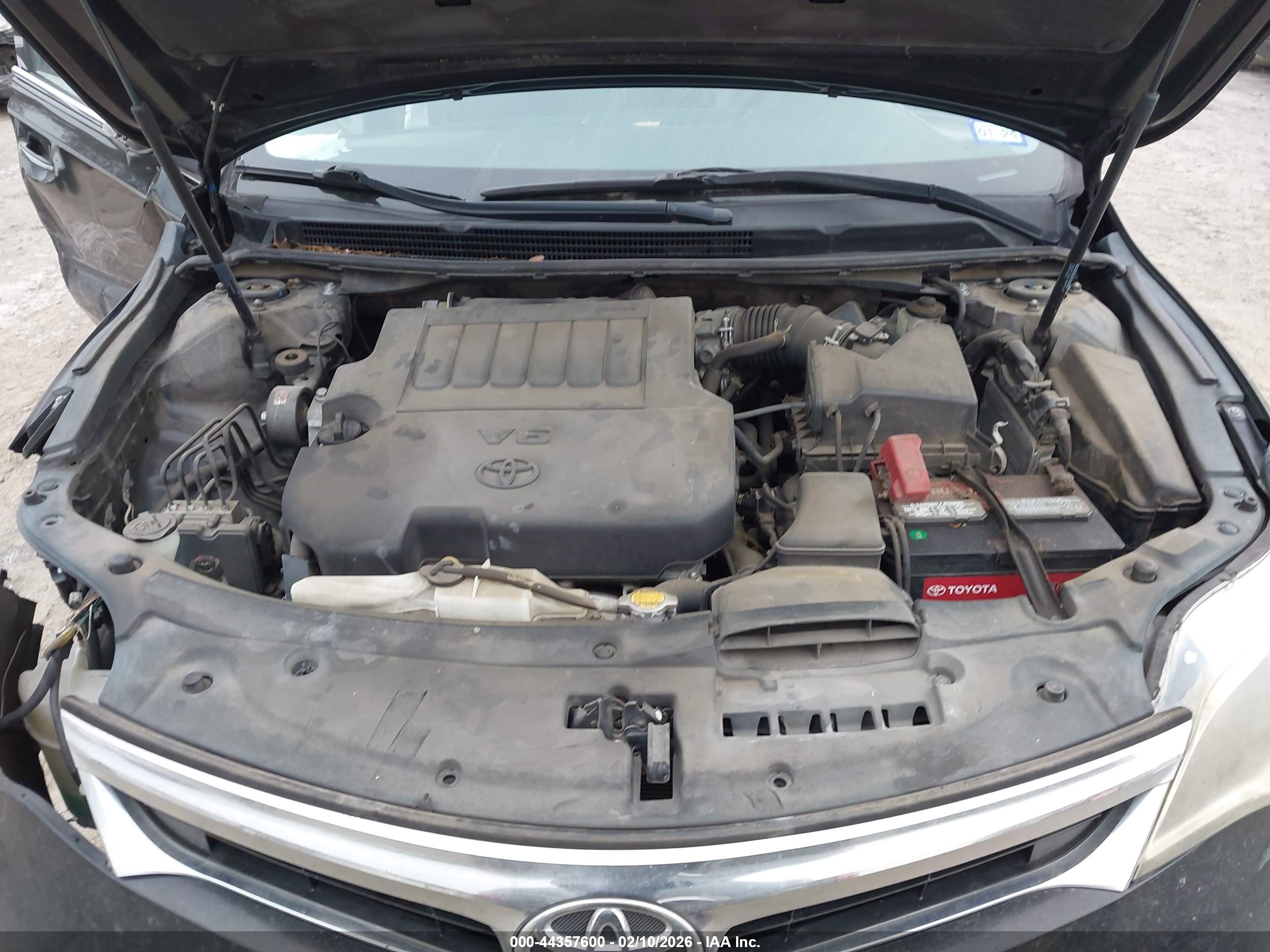 TOYOTA AVALON image 10