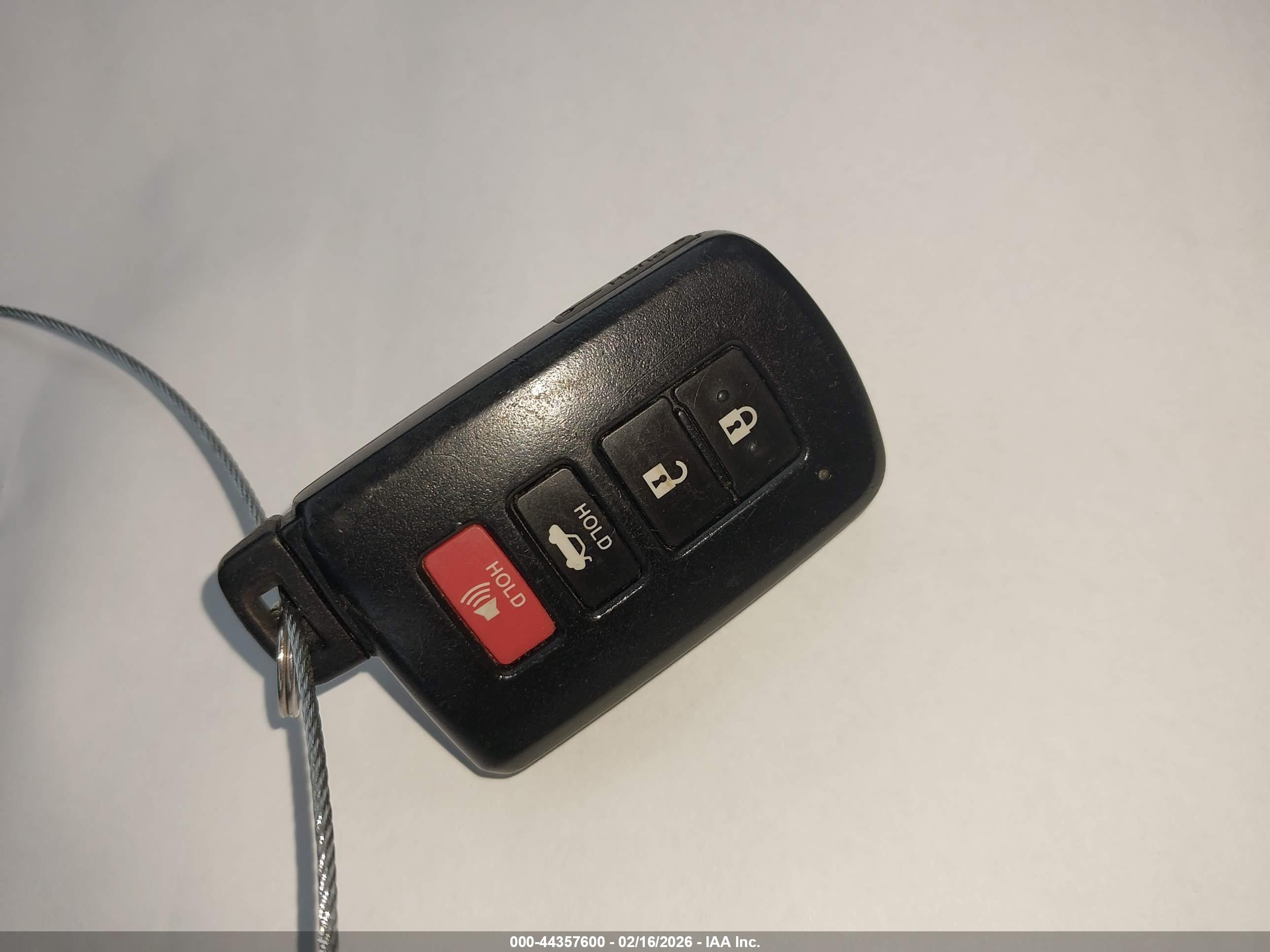 TOYOTA AVALON image 11