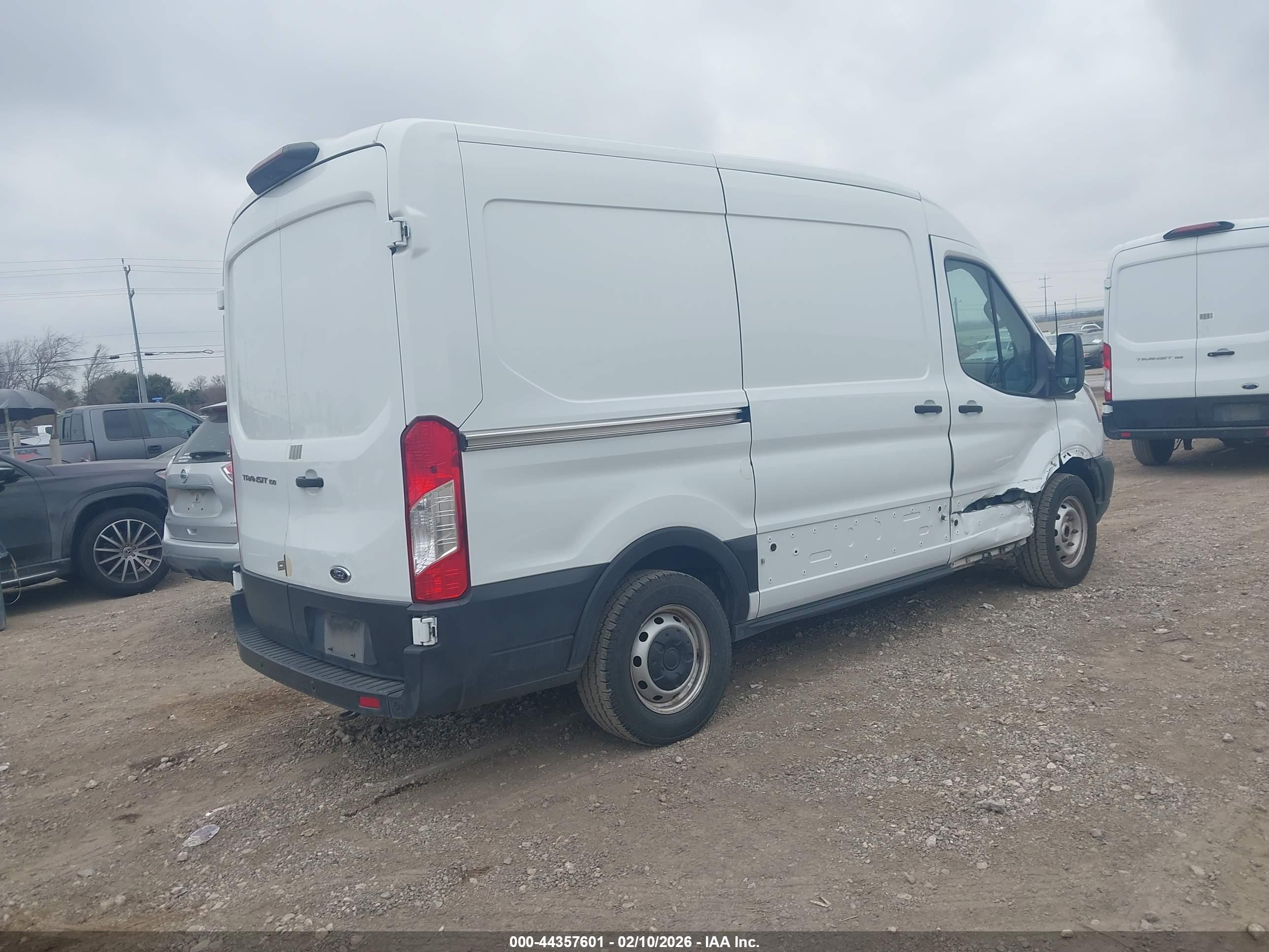 FORD TRANSIT-150 image 4