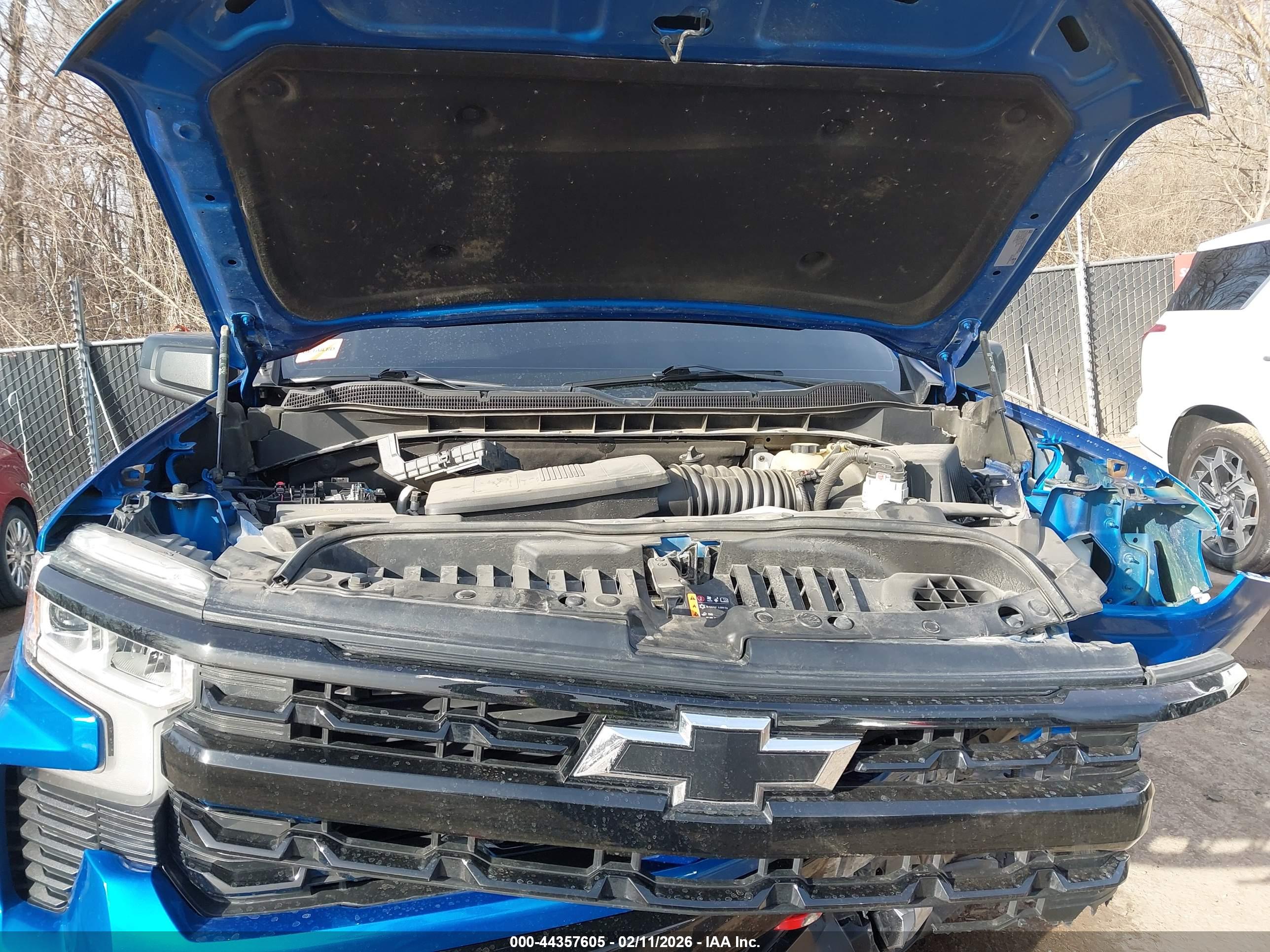 CHEVROLET SILVERADO image 10