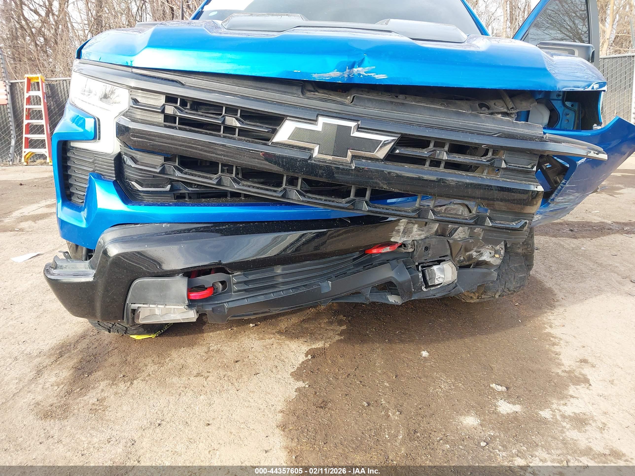 CHEVROLET SILVERADO image 6